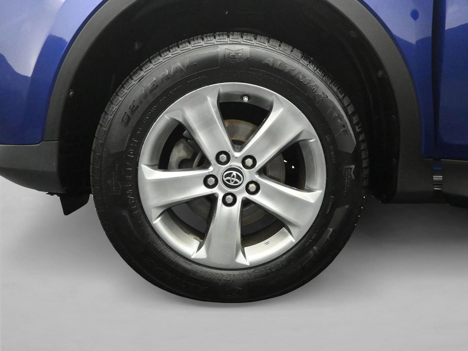 2015 TOYOTA RAV4 - Image 29