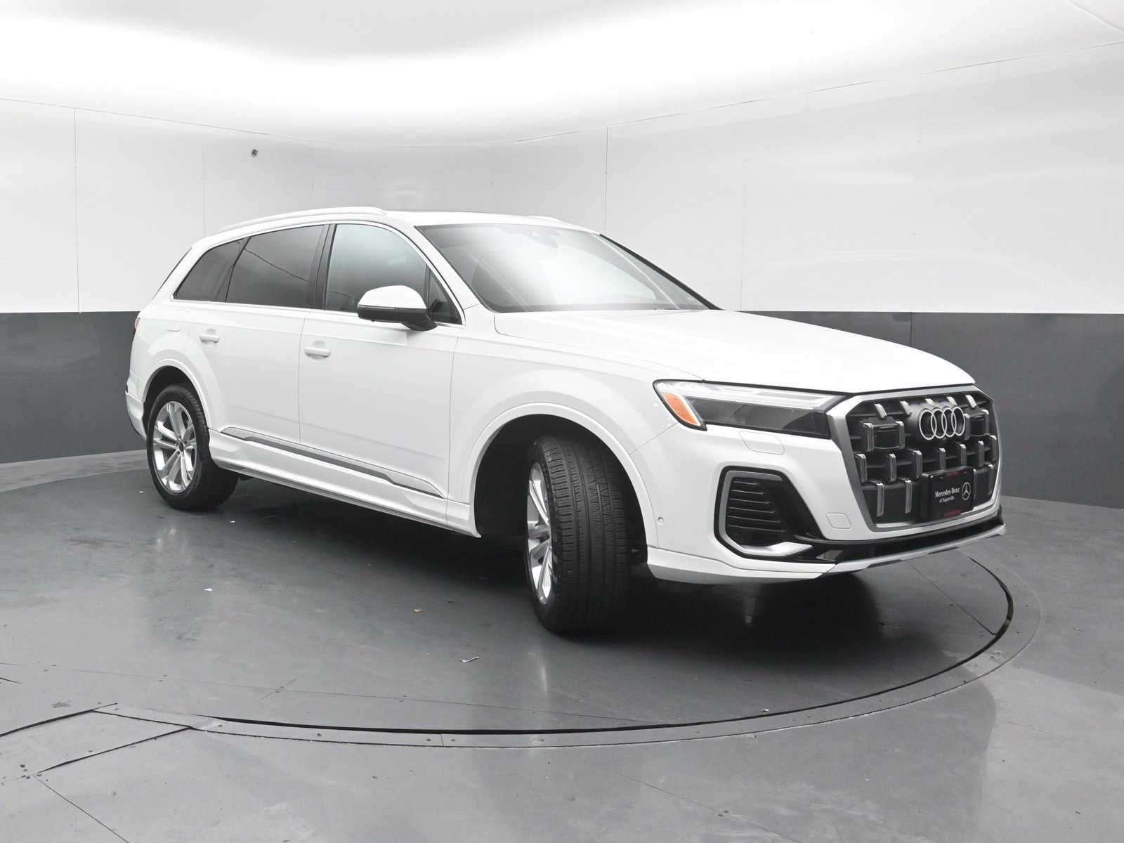 2025 Audi Q7 55 Premium photo 4