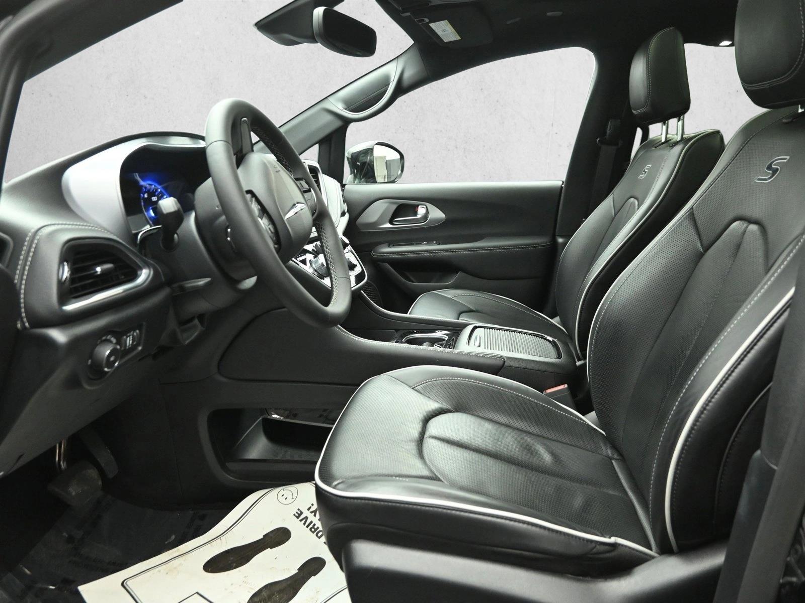 2025 CHRYSLER PACIFICA - Image 8