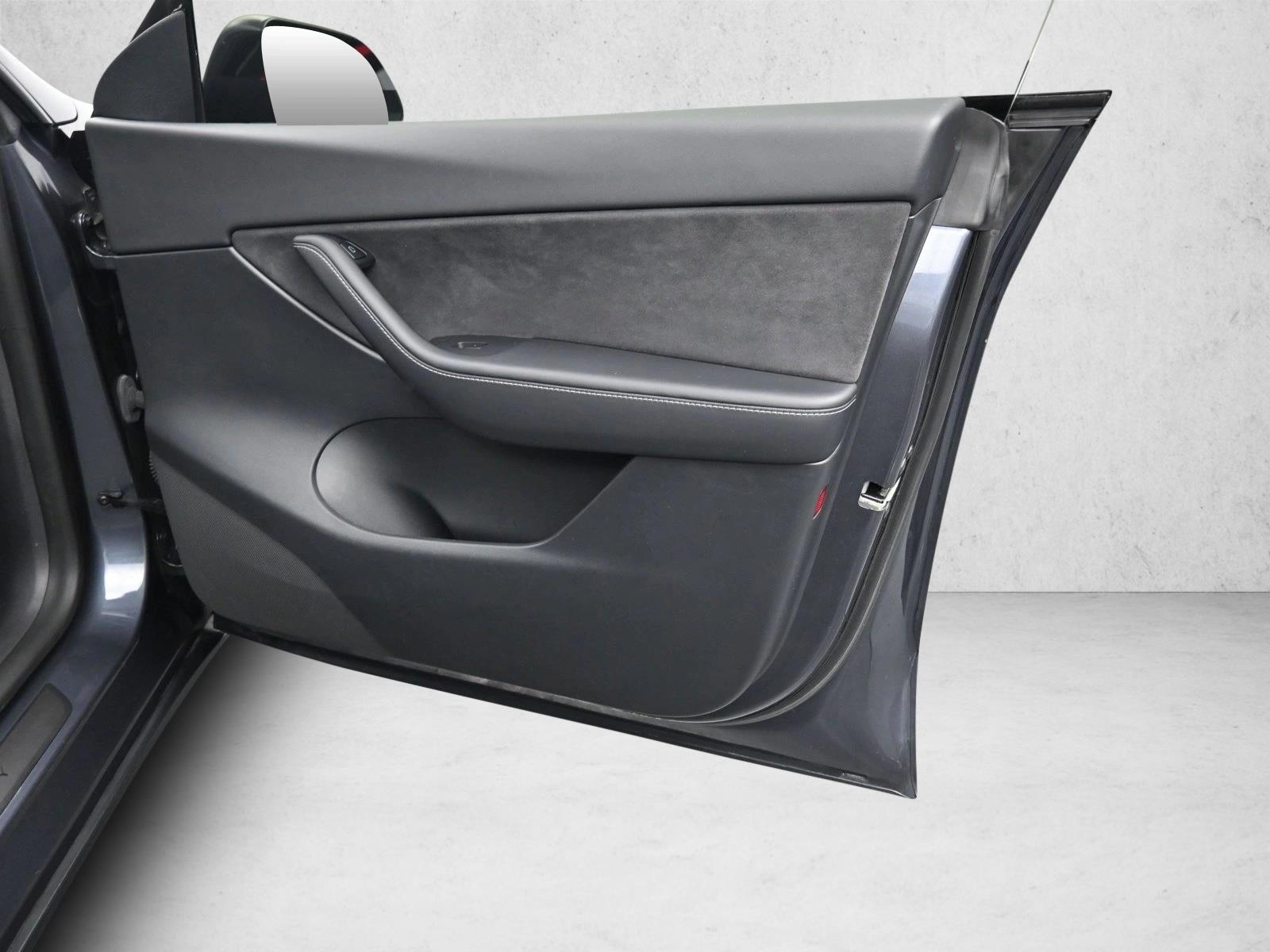 2021 TESLA MODEL Y - Image 29