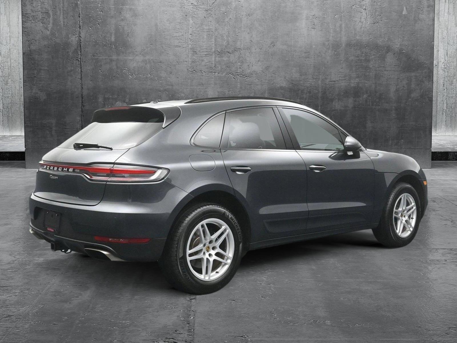 2019 Porsche Macan photo 2