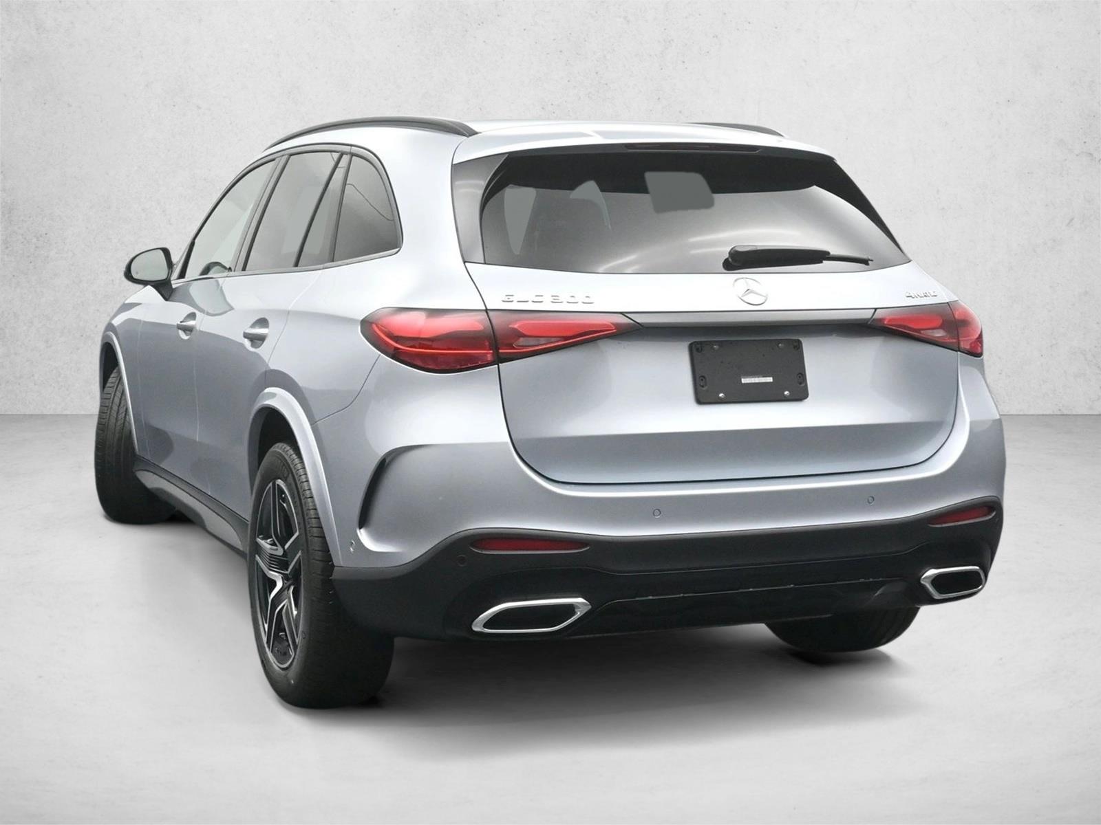 2025 Mercedes Benz GLC 300 4MATIC photo 3