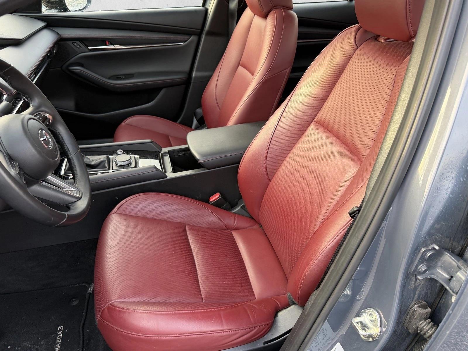 2025 MAZDA MAZDA3 - Image 11