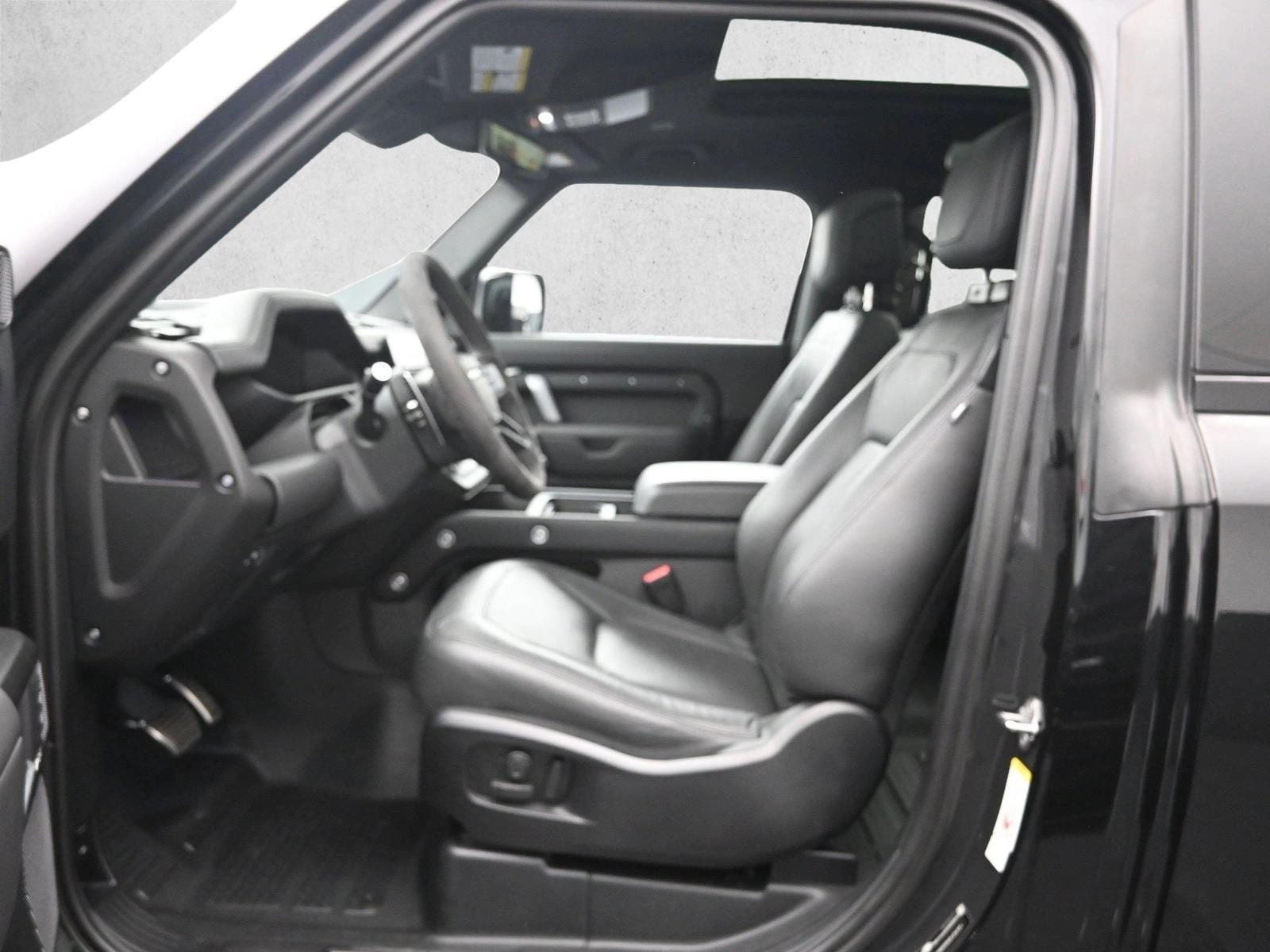 2024 LAND ROVER DEFENDER - Image 9