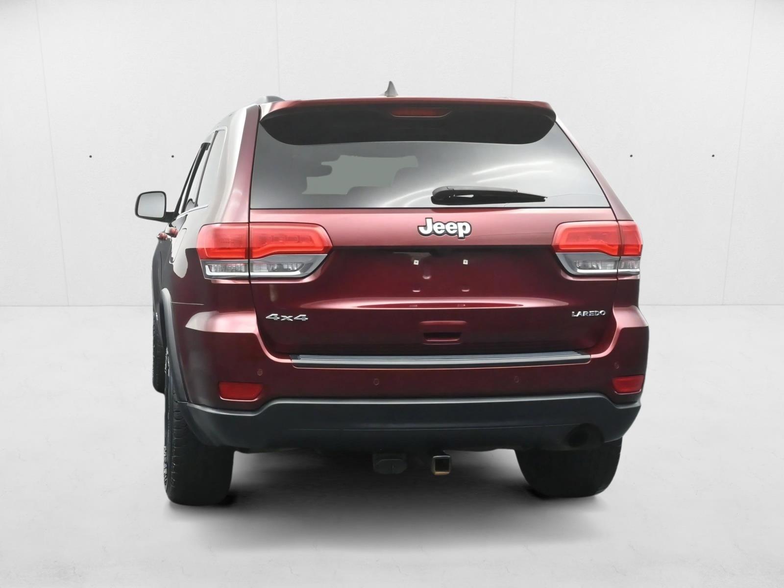 2017 Jeep Grand Cherokee Laredo photo 3