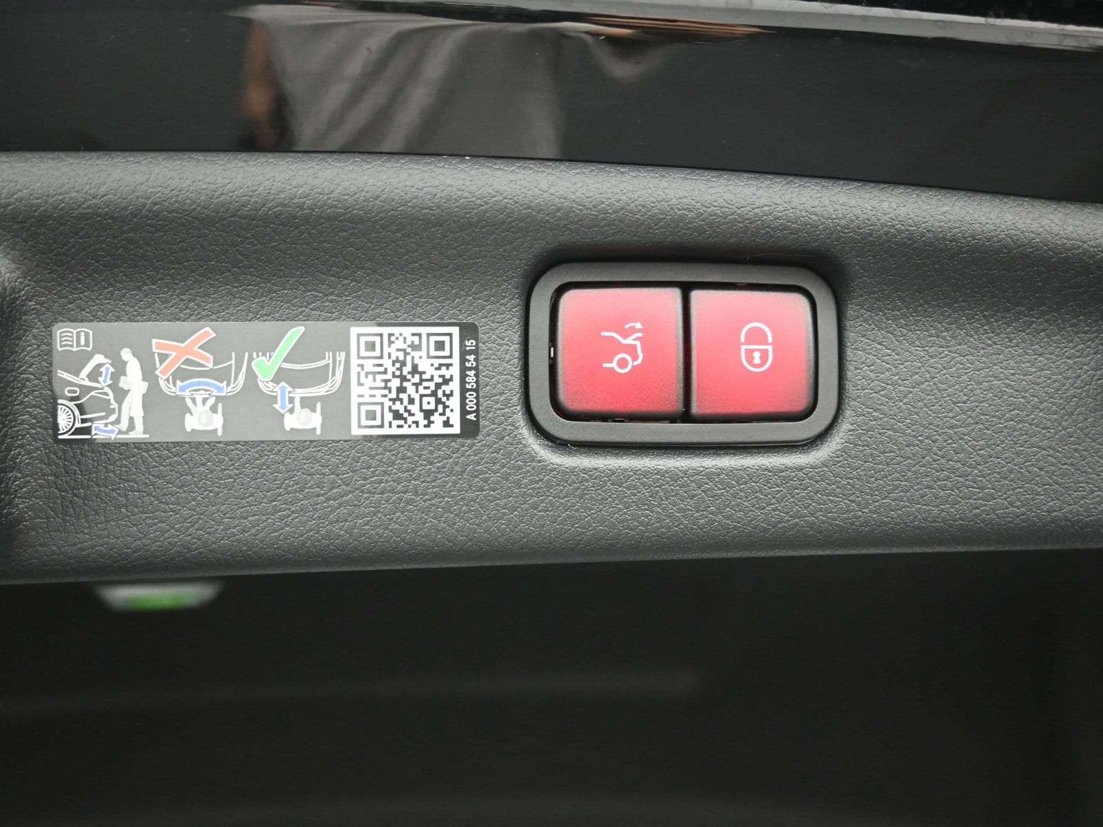 2025 MERCEDES-BENZ C-CLASS - Image 23