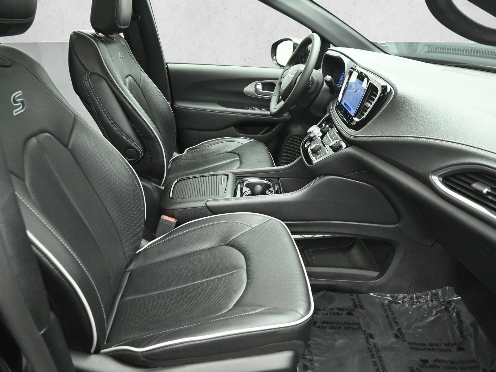 2025 CHRYSLER PACIFICA - Image 25