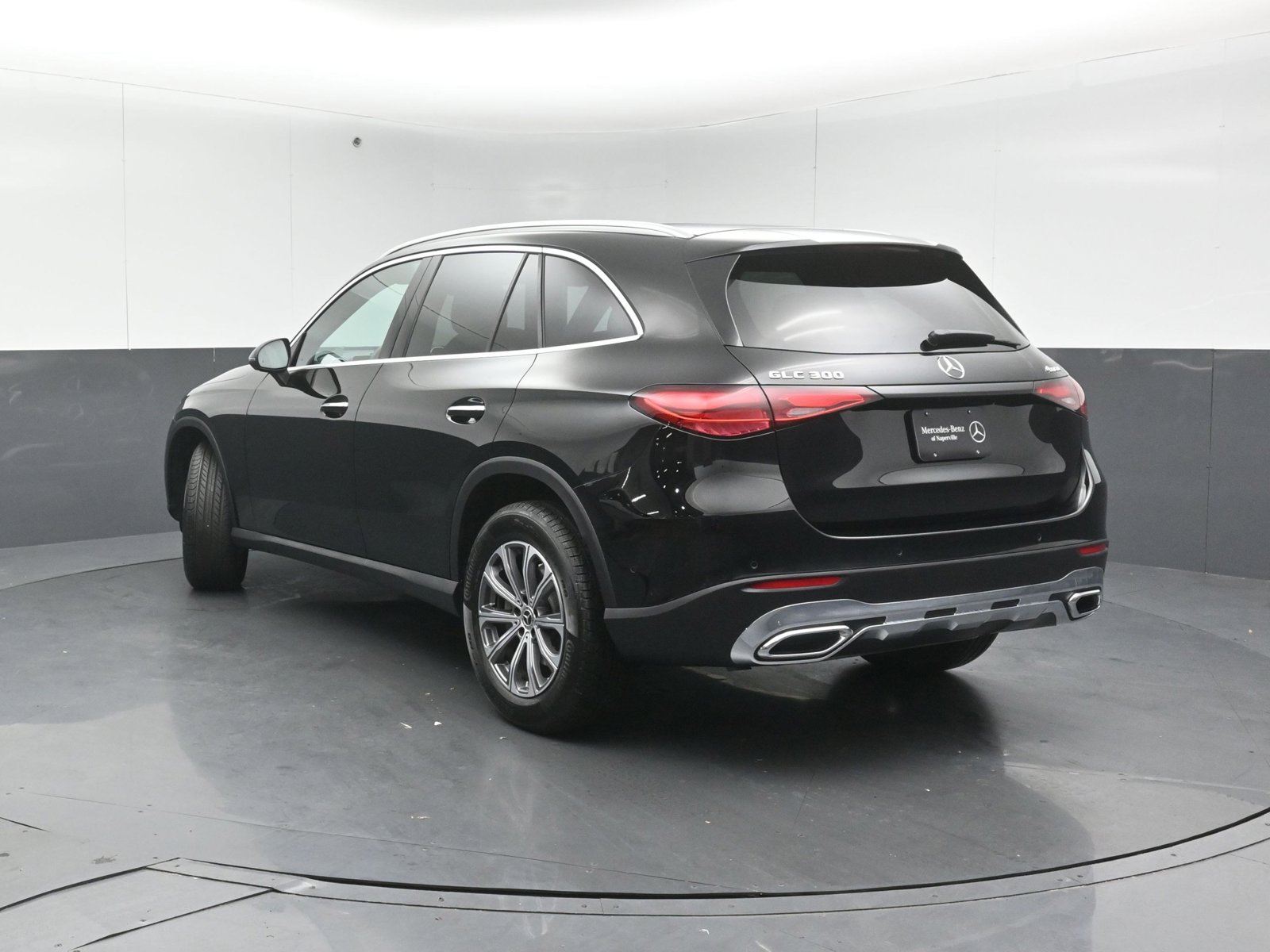 2025 Mercedes Benz GLC 300 4MATIC photo 2