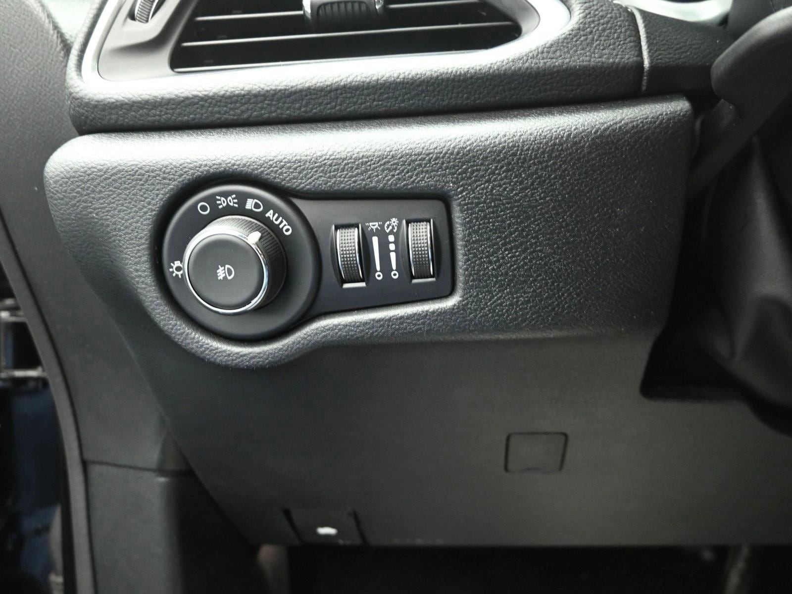 2025 CHRYSLER PACIFICA - Image 18