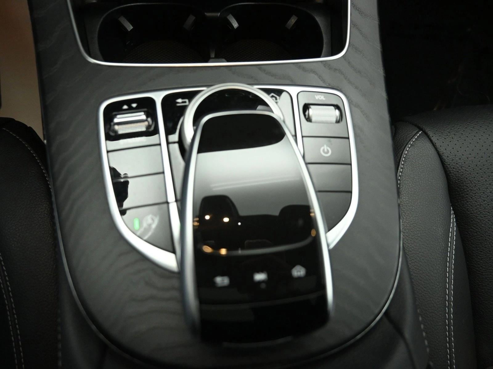 2019 MERCEDES-BENZ E-CLASS - Image 19