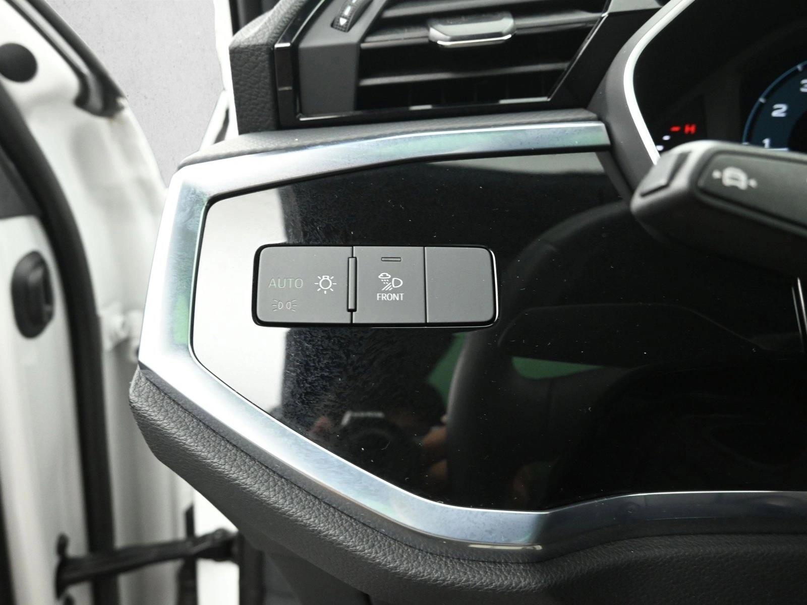 2022 AUDI Q3 - Image 18