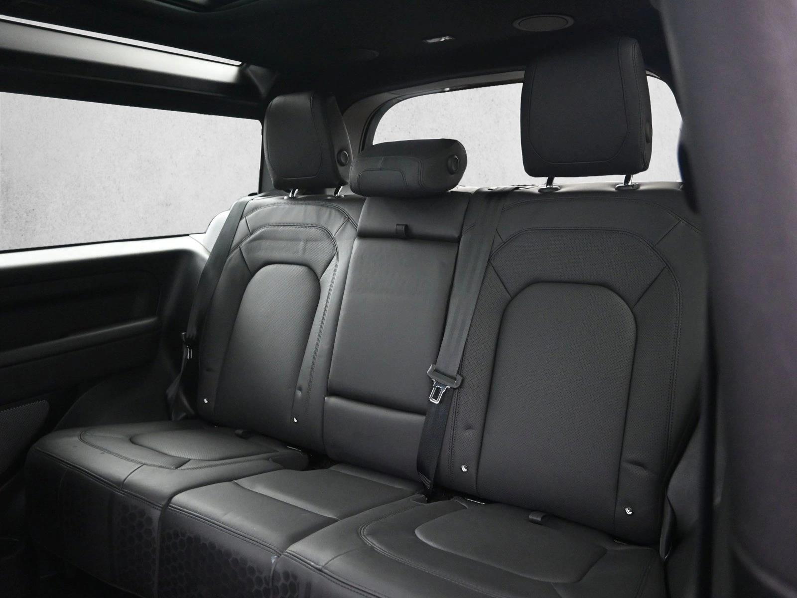 2024 LAND ROVER DEFENDER - Image 20