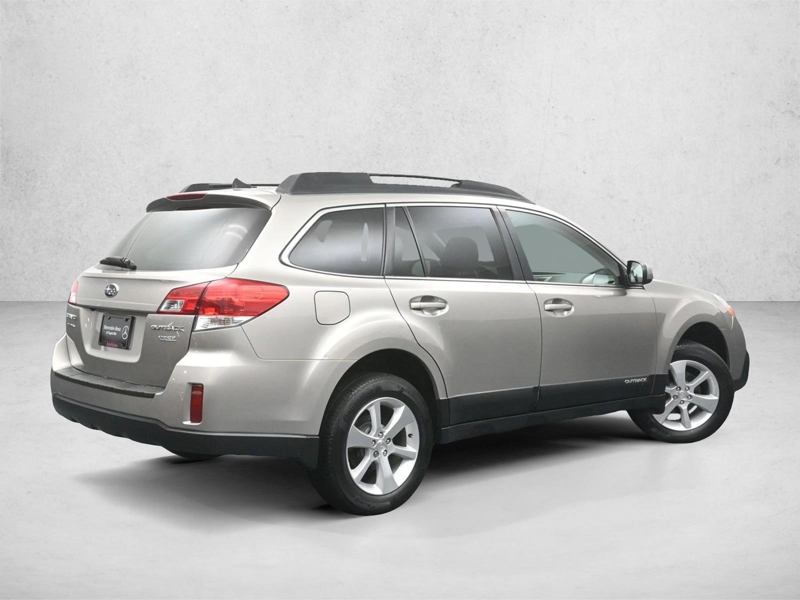 Used 2014 Subaru Outback 2.5i Limited with VIN 4S4BRBLC8E3252290 for sale in Naperville, IL