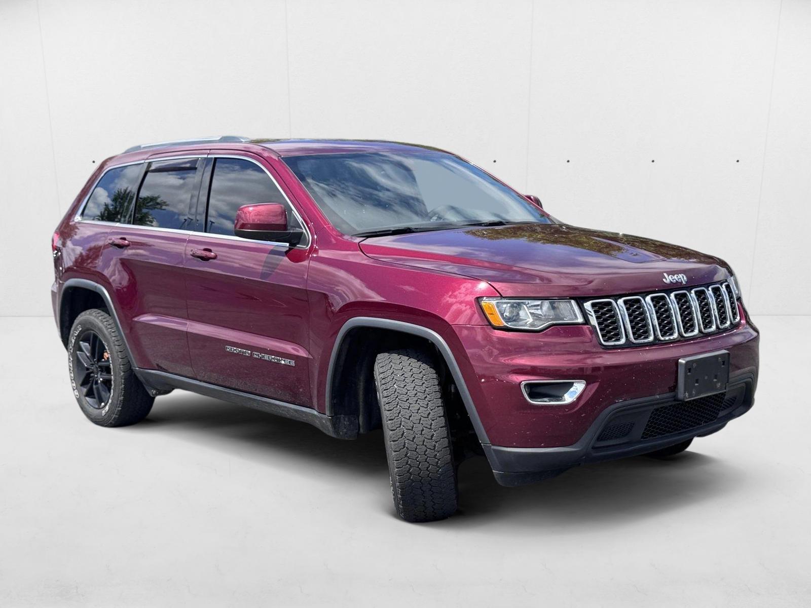 2017 Jeep Grand Cherokee Laredo photo 3