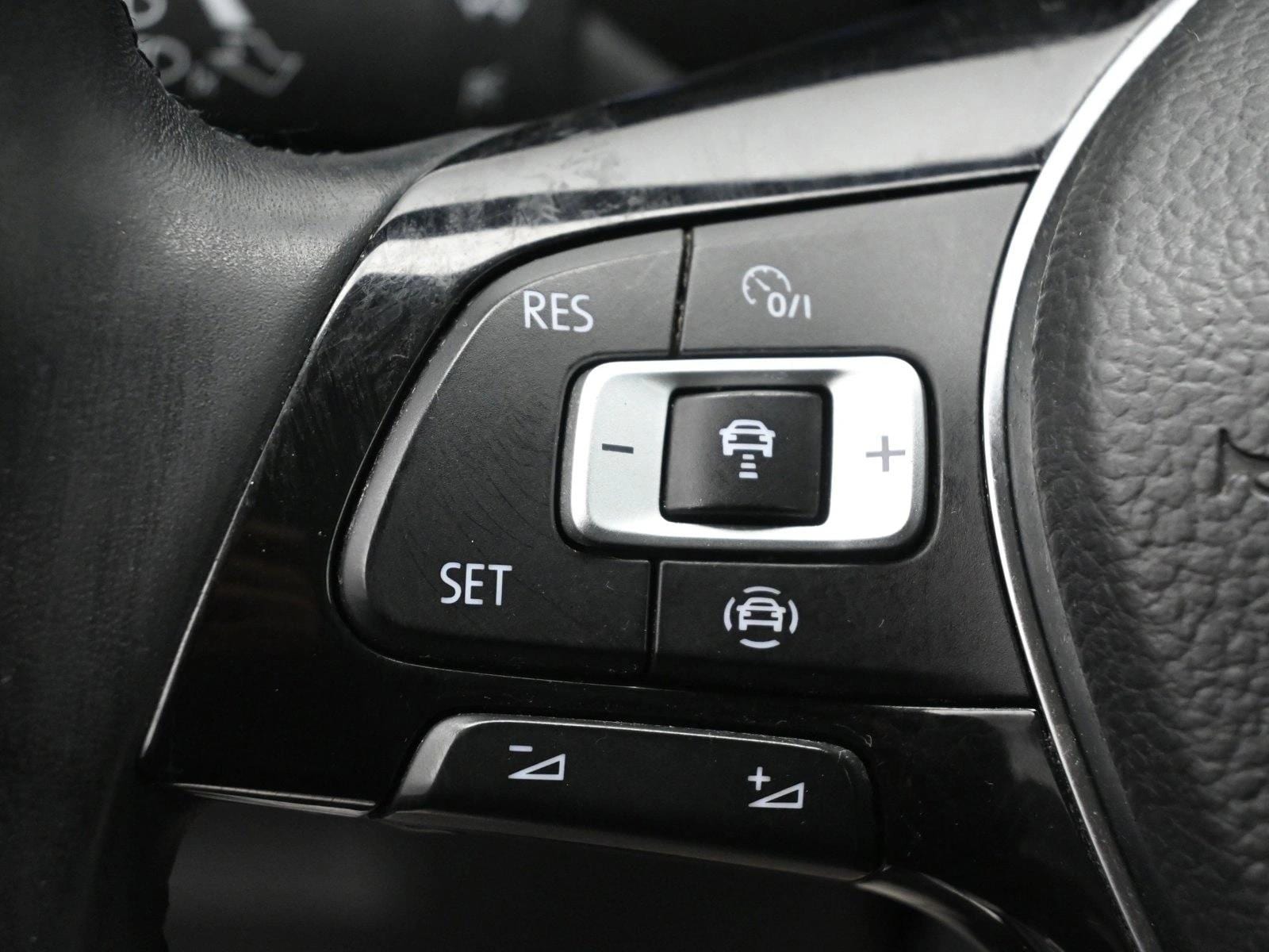 2019 VOLKSWAGEN TIGUAN - Image 11