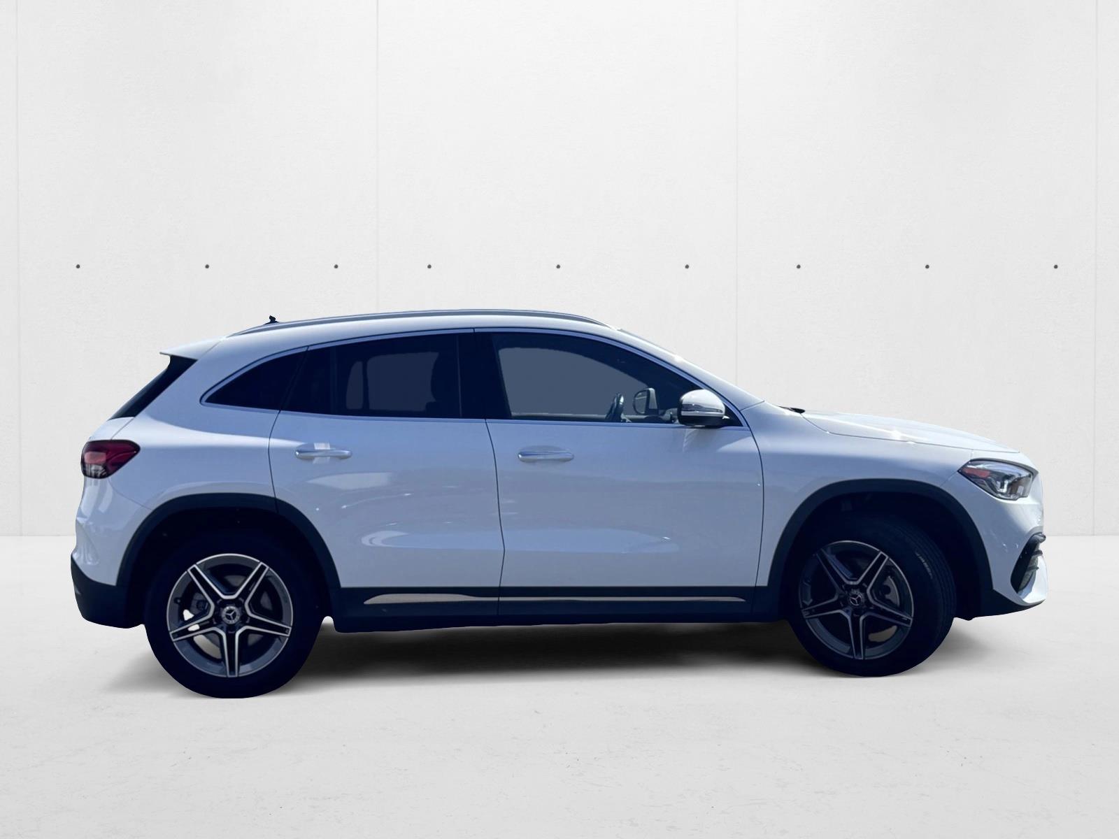2023 Mercedes Benz GLA 250 4MATIC photo 2