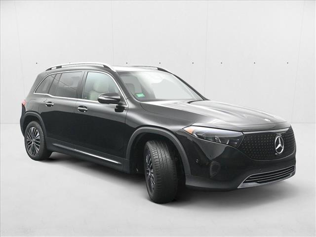 2025 Mercedes Benz EQB 300 4MATIC photo 4
