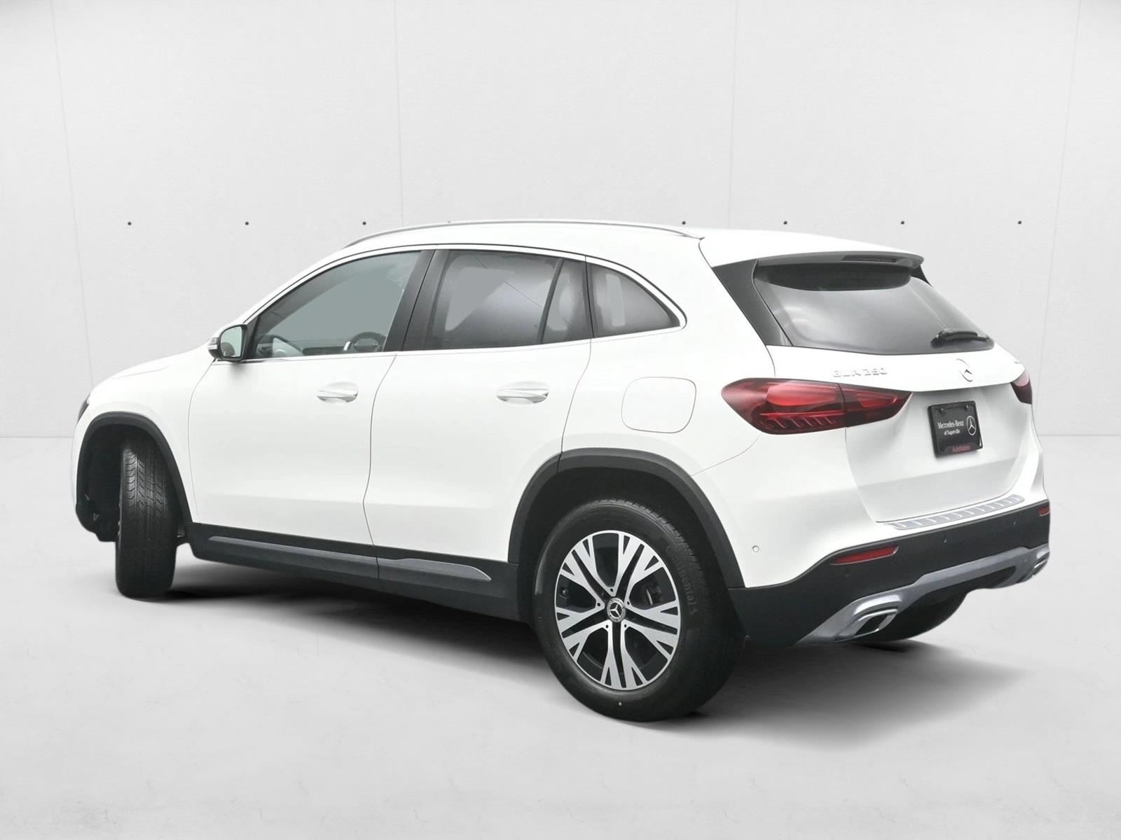 2025 Mercedes Benz GLA 250 4MATIC photo 3
