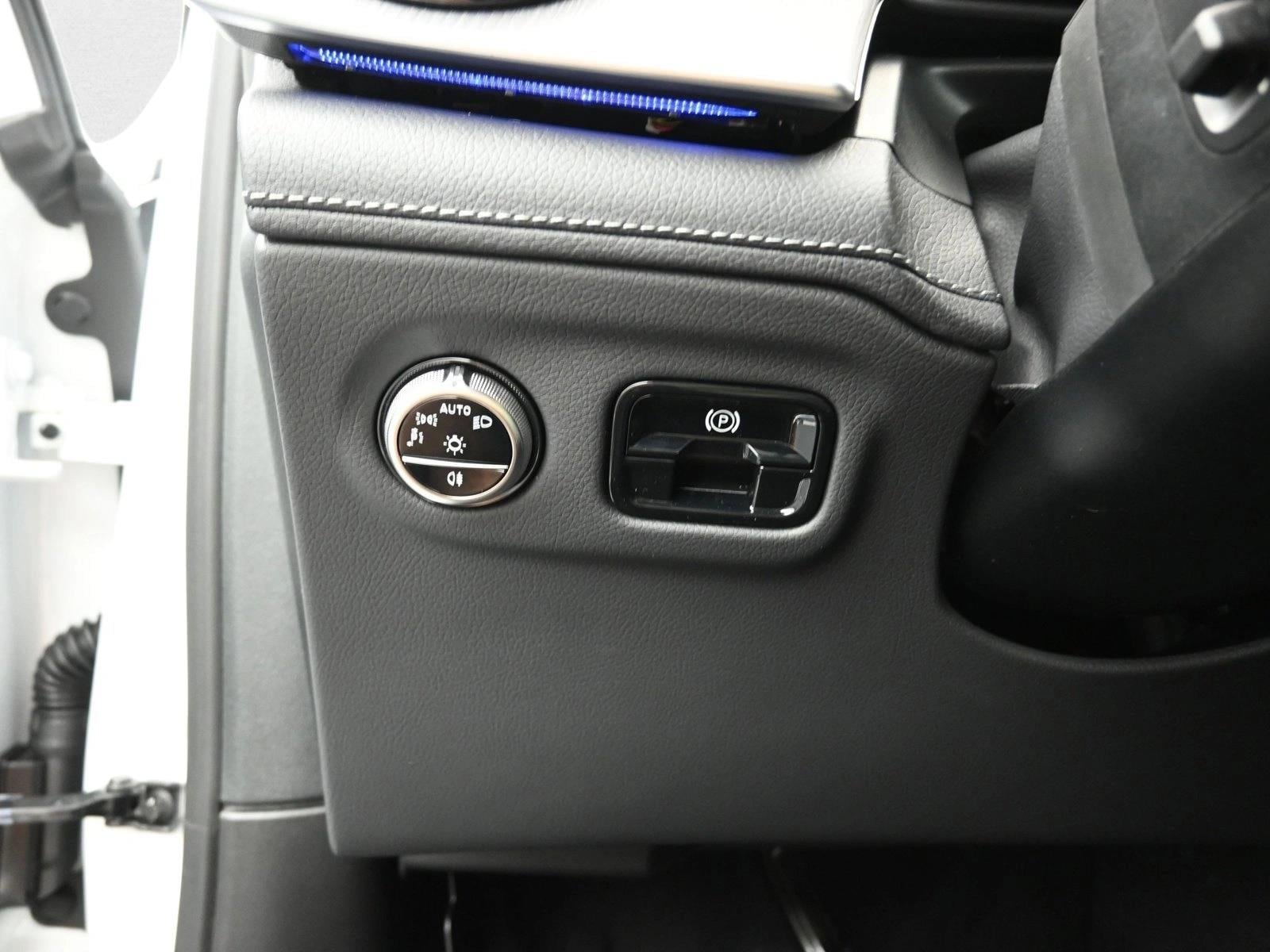 2025 MERCEDES-BENZ EQE-CLASS SUV - Image 16