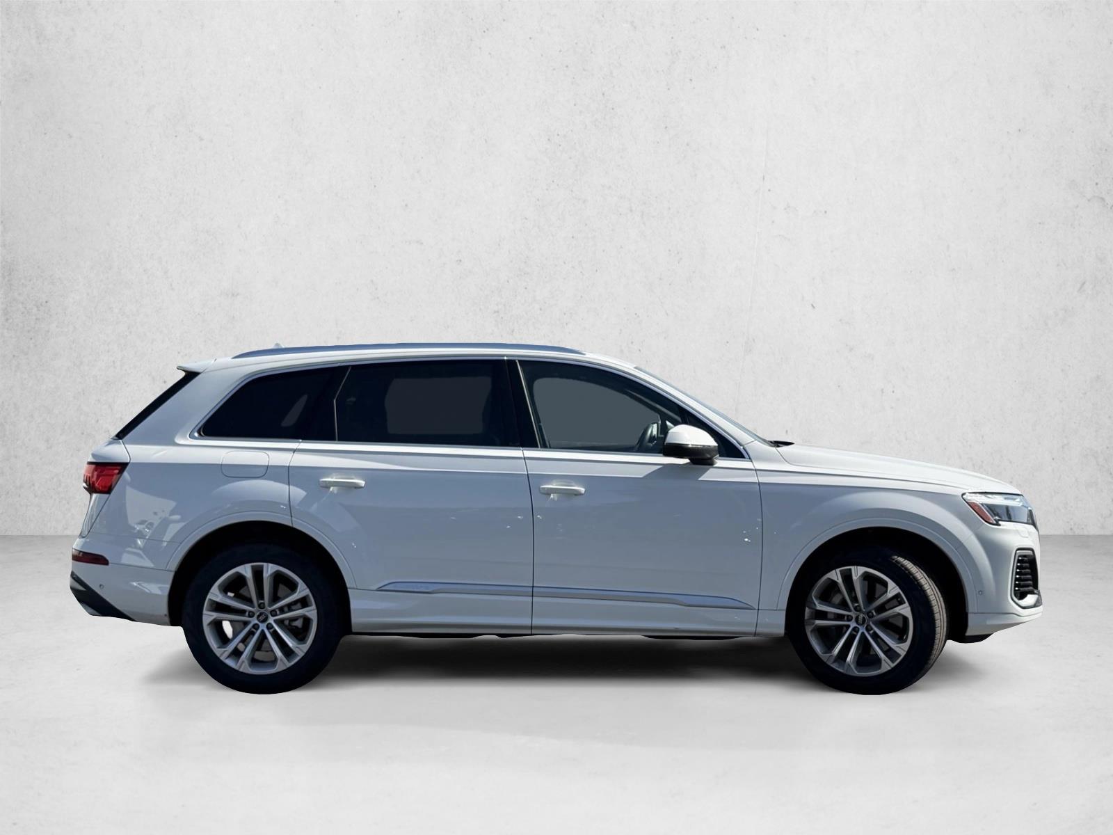 2025 Audi Q7 55 Premium photo 4