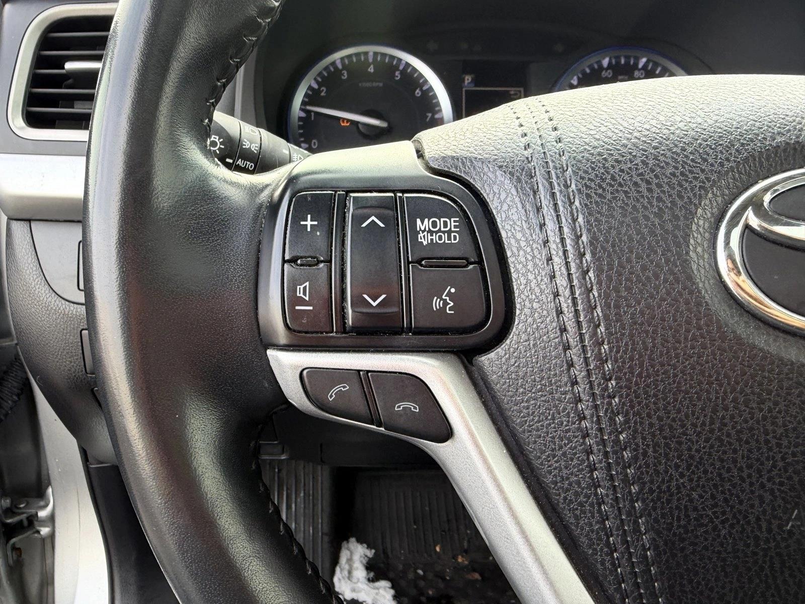 2017 TOYOTA HIGHLANDER - Image 15