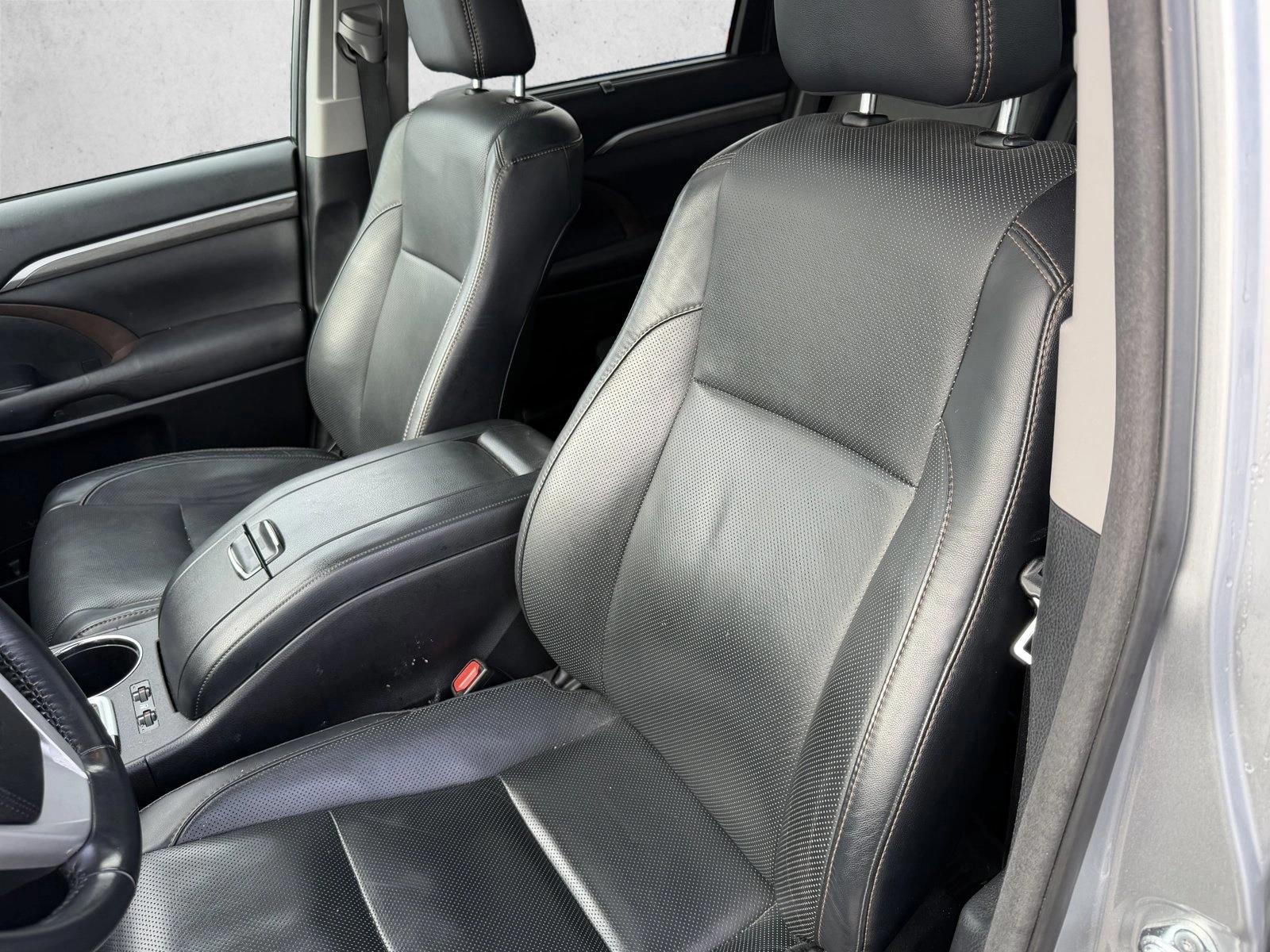 2017 TOYOTA HIGHLANDER - Image 11