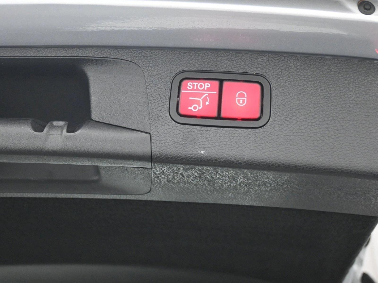 2018 MERCEDES-BENZ E-CLASS - Image 25