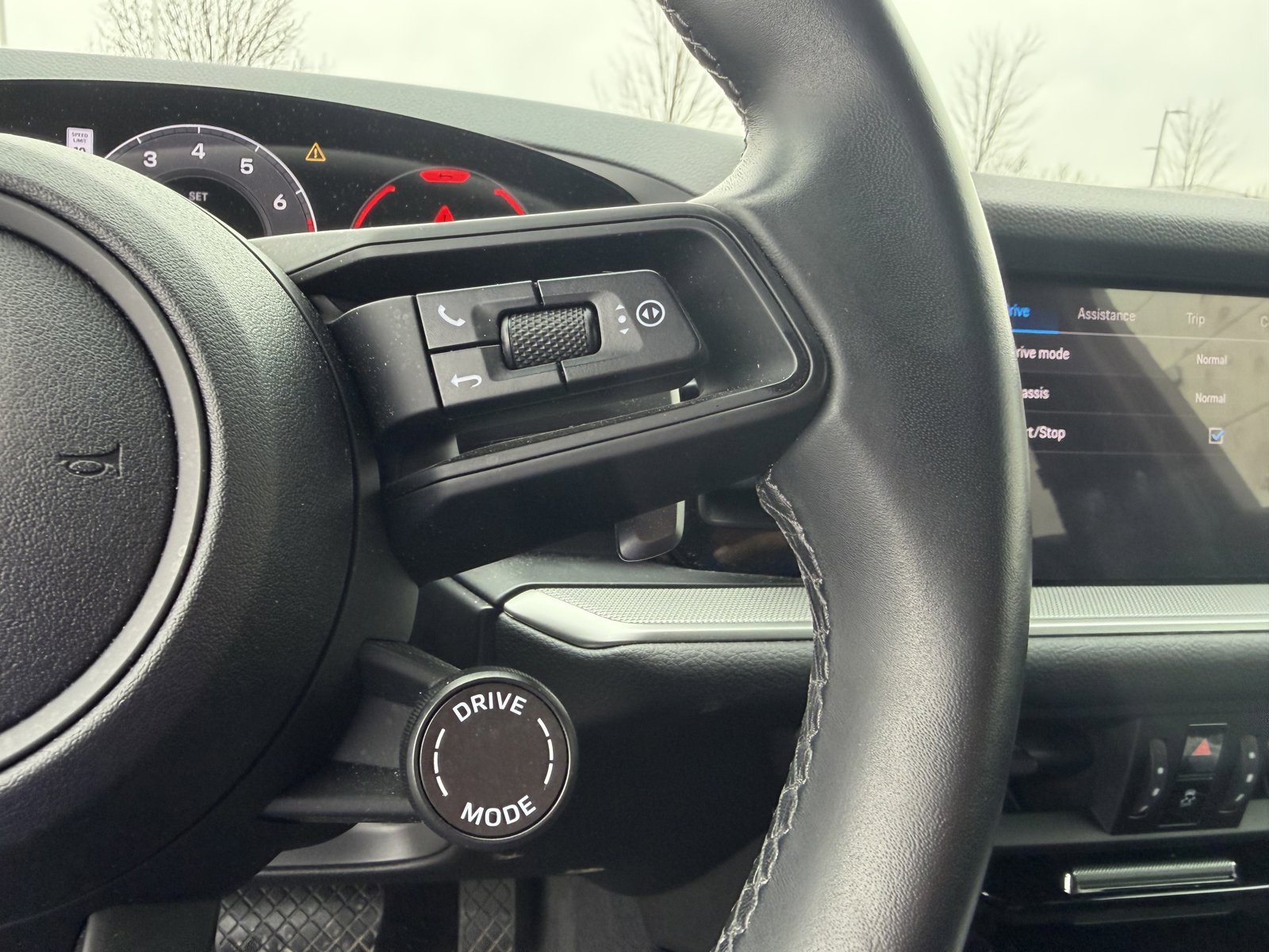 2024 PORSCHE CAYENNE - Image 16