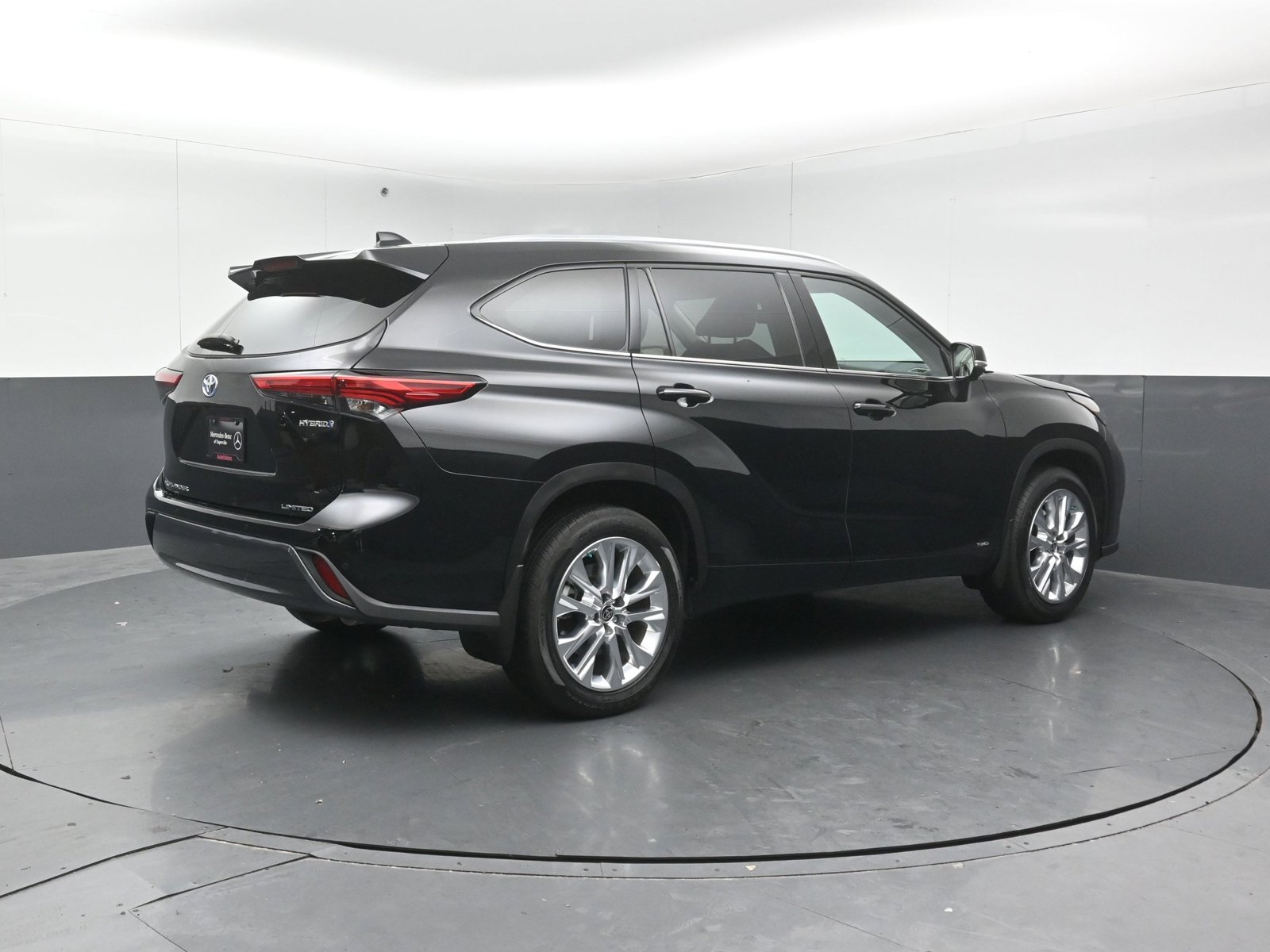 2023 Toyota Highlander Hybrid Limited photo 2