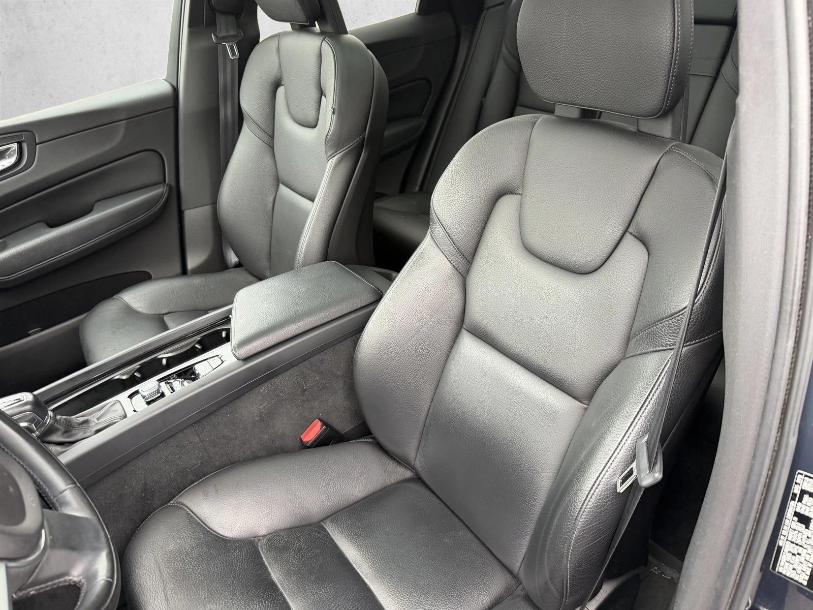 2018 VOLVO XC60 - Image 11