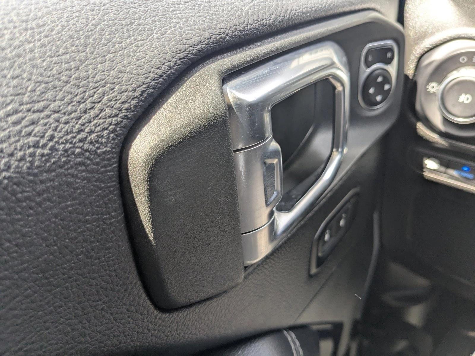 2023 JEEP WRANGLER - Image 17