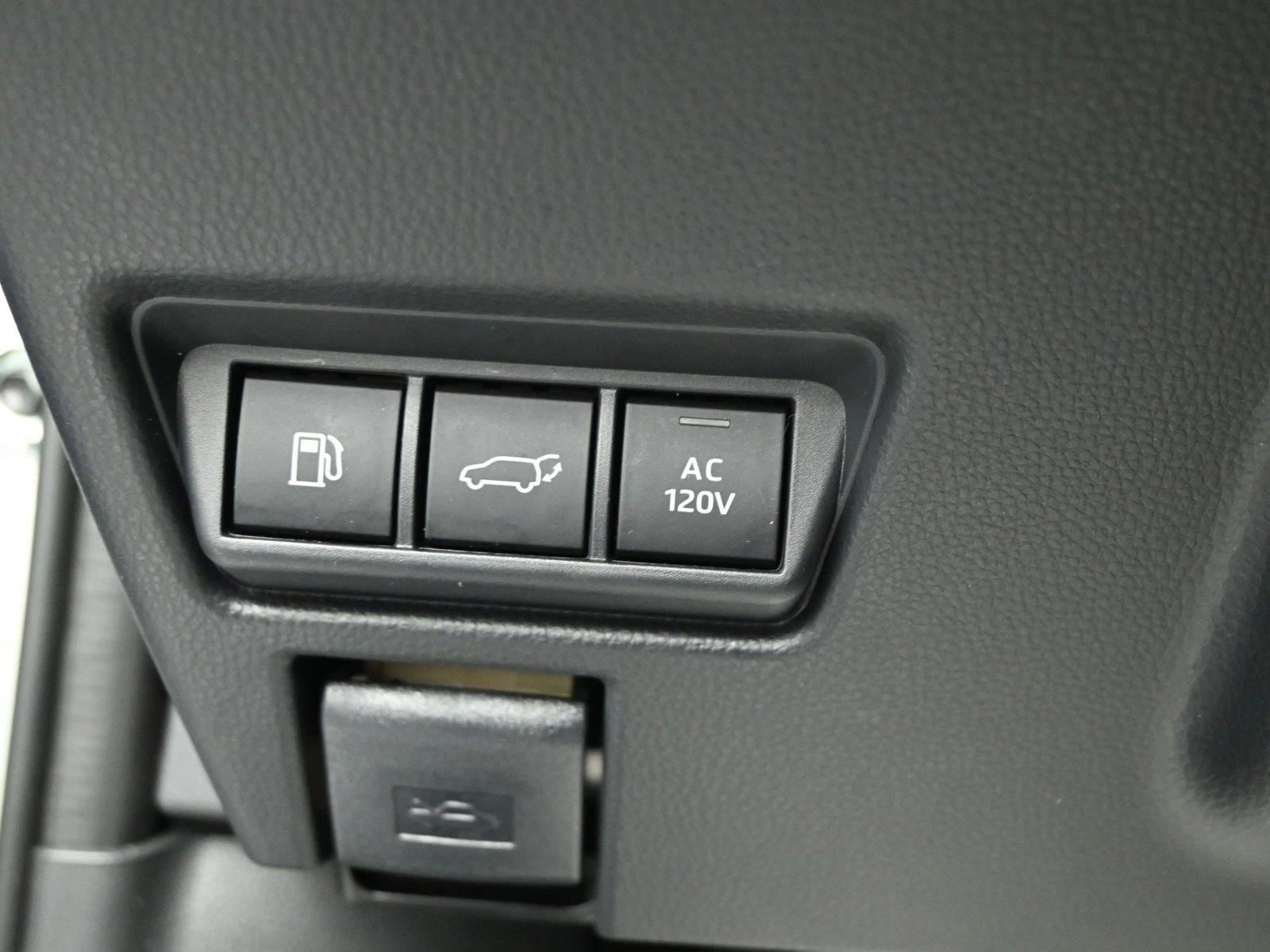 2026 TOYOTA PRIUS PRIME (PHEV) - Image 11