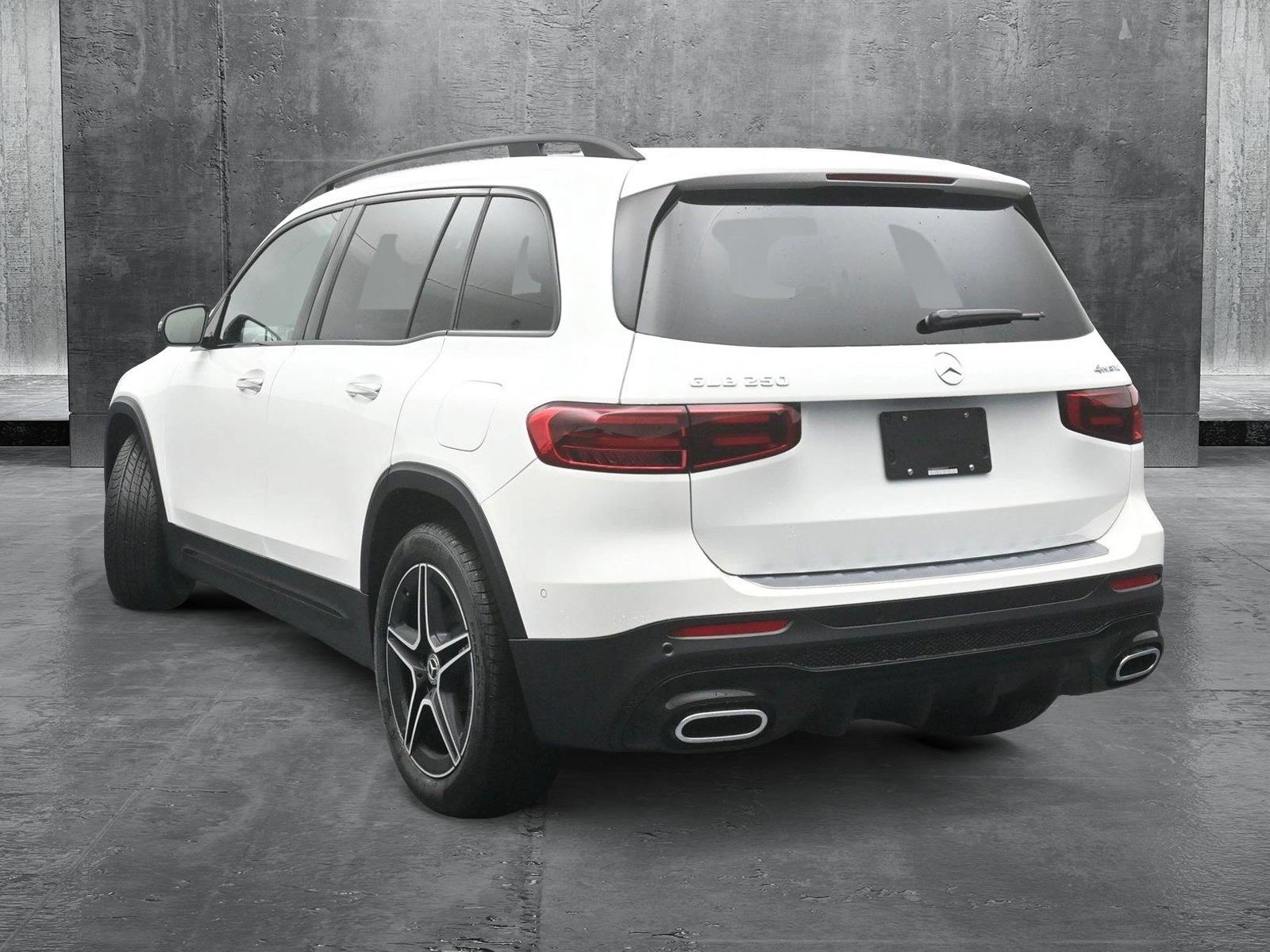 2025 Mercedes Benz GLB 250 4MATIC photo 3