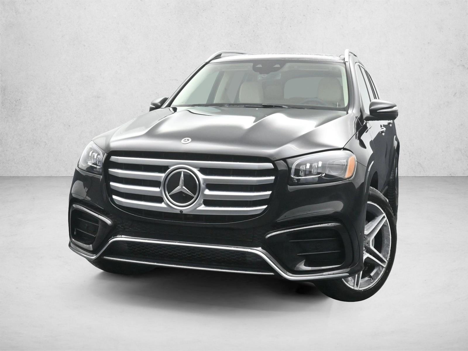 2025 Mercedes Benz GLS 450 4MATIC photo 2