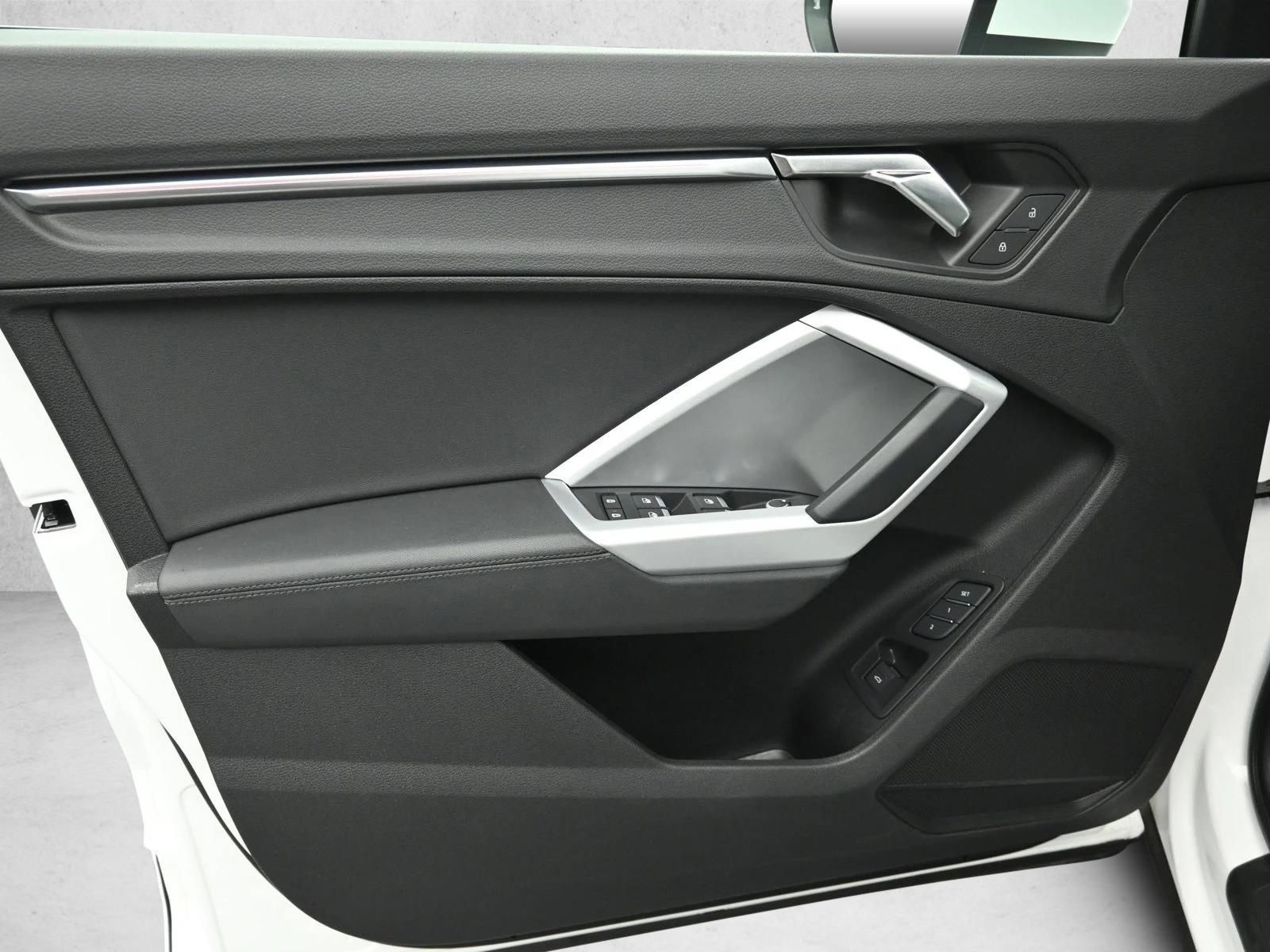 2022 AUDI Q3 - Image 19