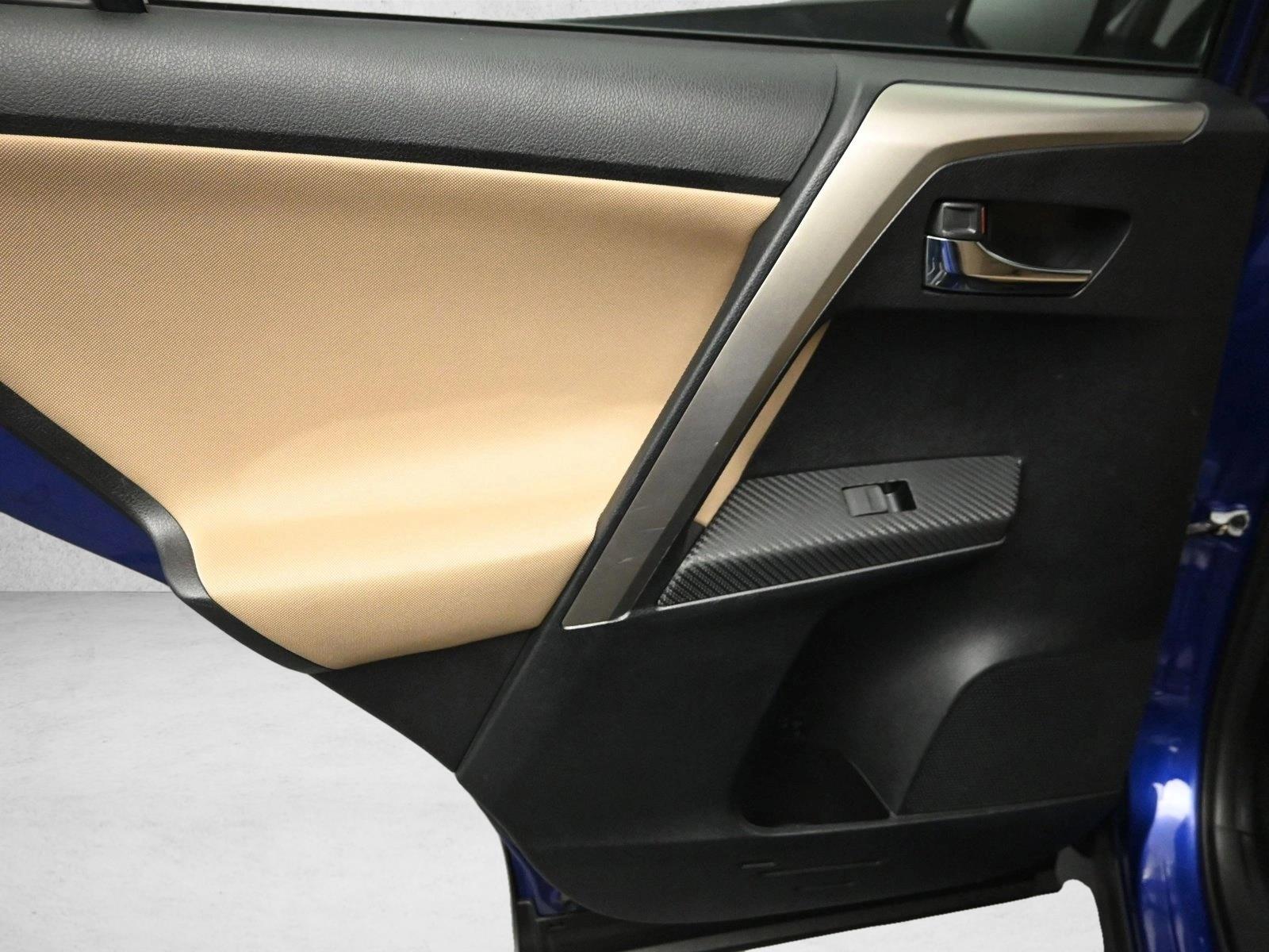 2015 TOYOTA RAV4 - Image 22