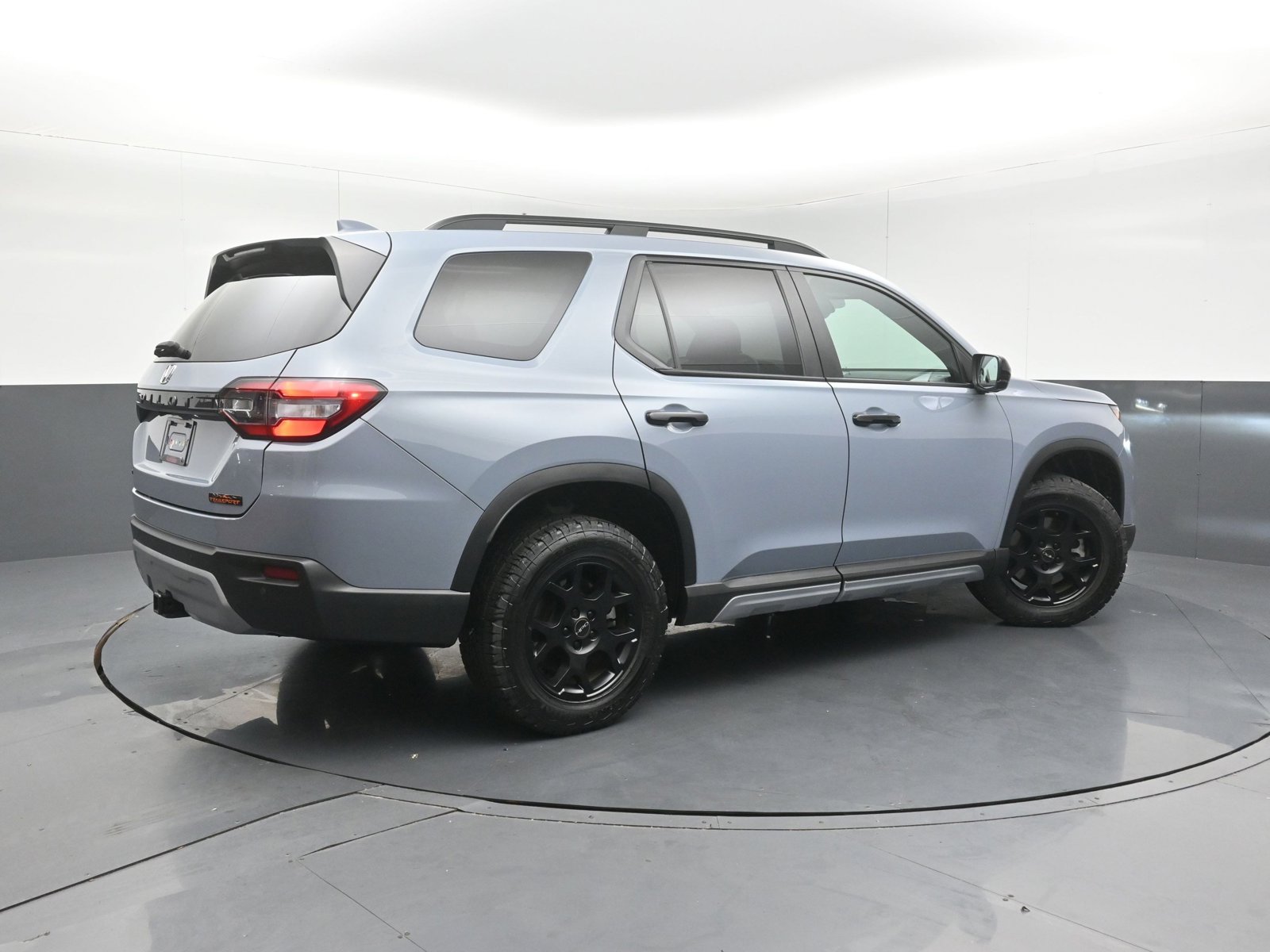 2024 Honda Pilot TrailSport photo 2