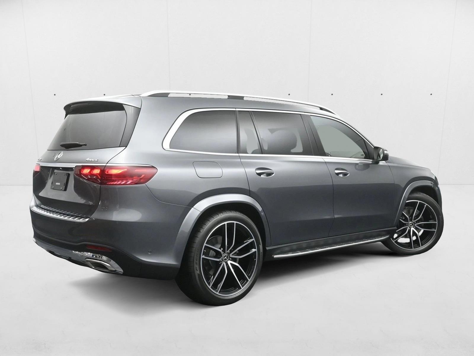 2026 Mercedes Benz GLS 580 4MATIC photo 2