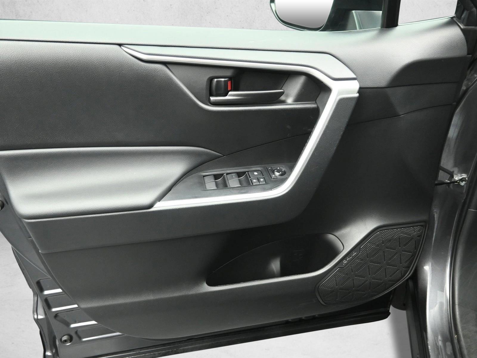 2022 TOYOTA RAV4 - Image 19