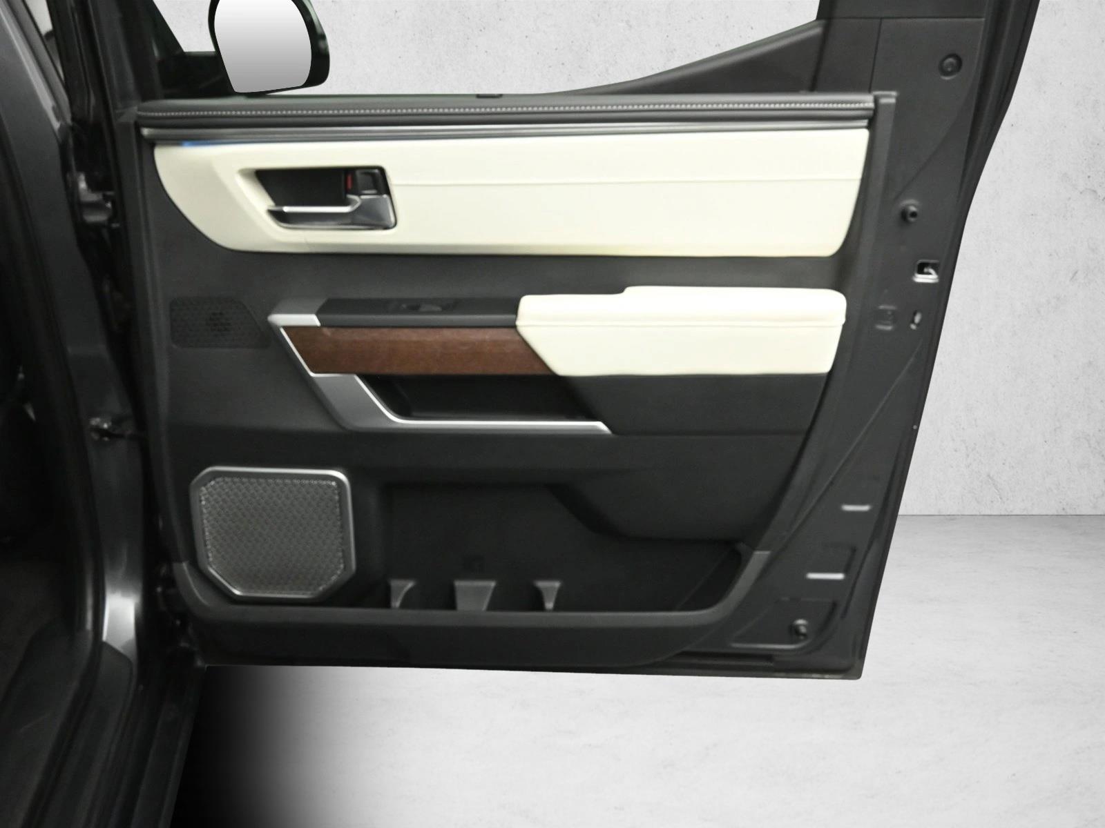 2023 TOYOTA TUNDRA - Image 27