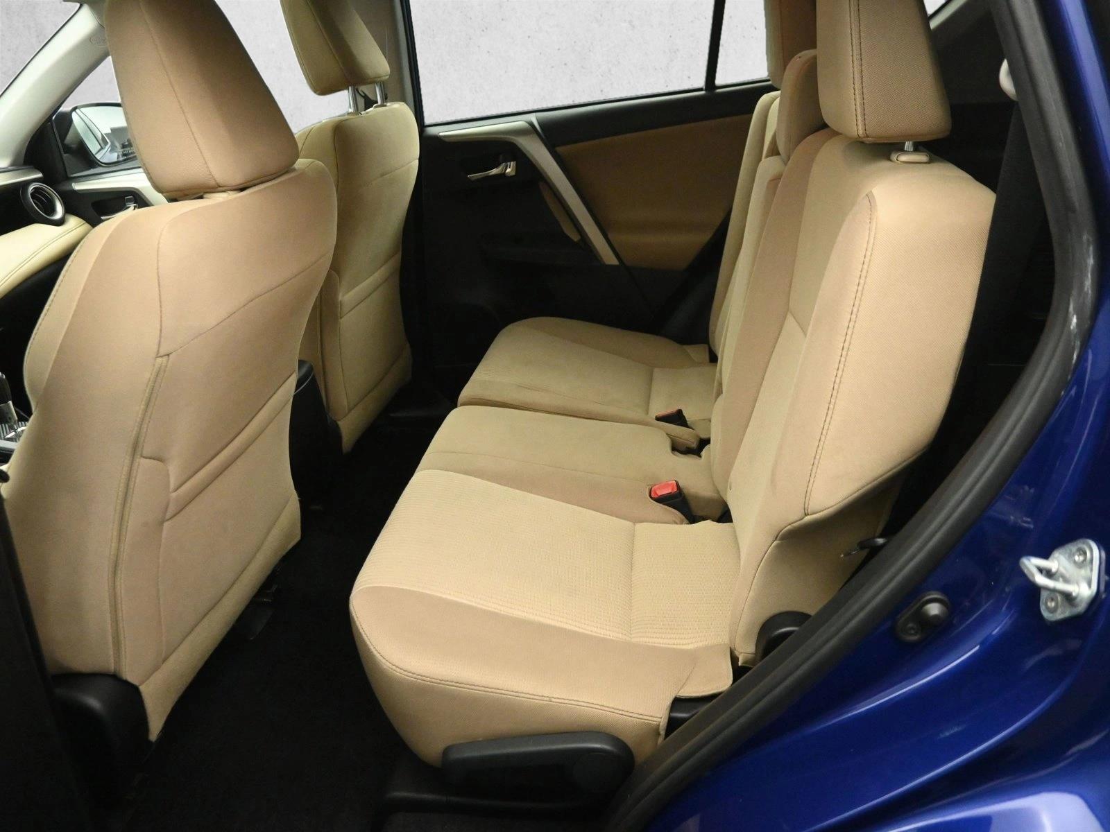 2015 TOYOTA RAV4 - Image 20