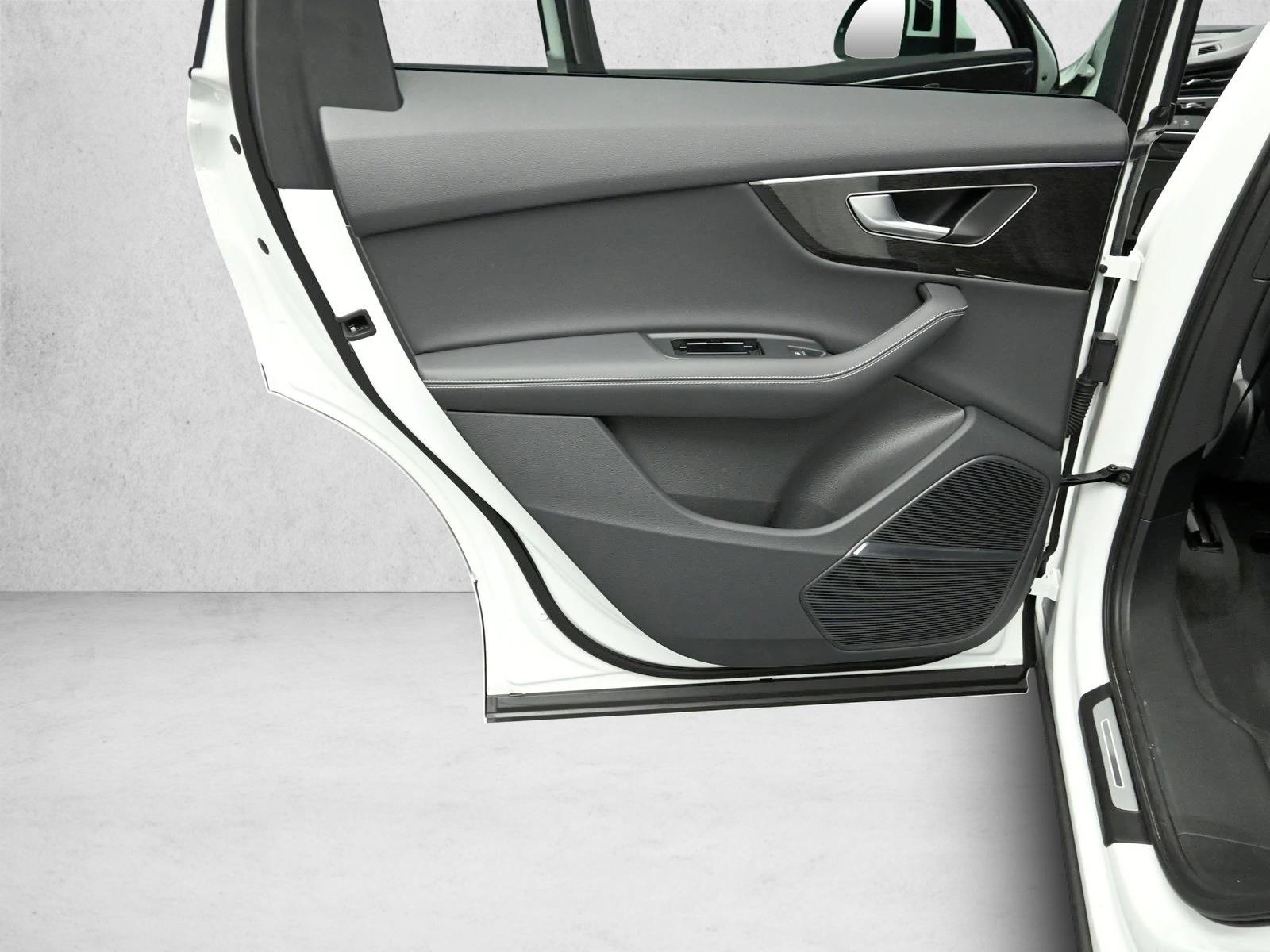 2025 AUDI Q7 - Image 23