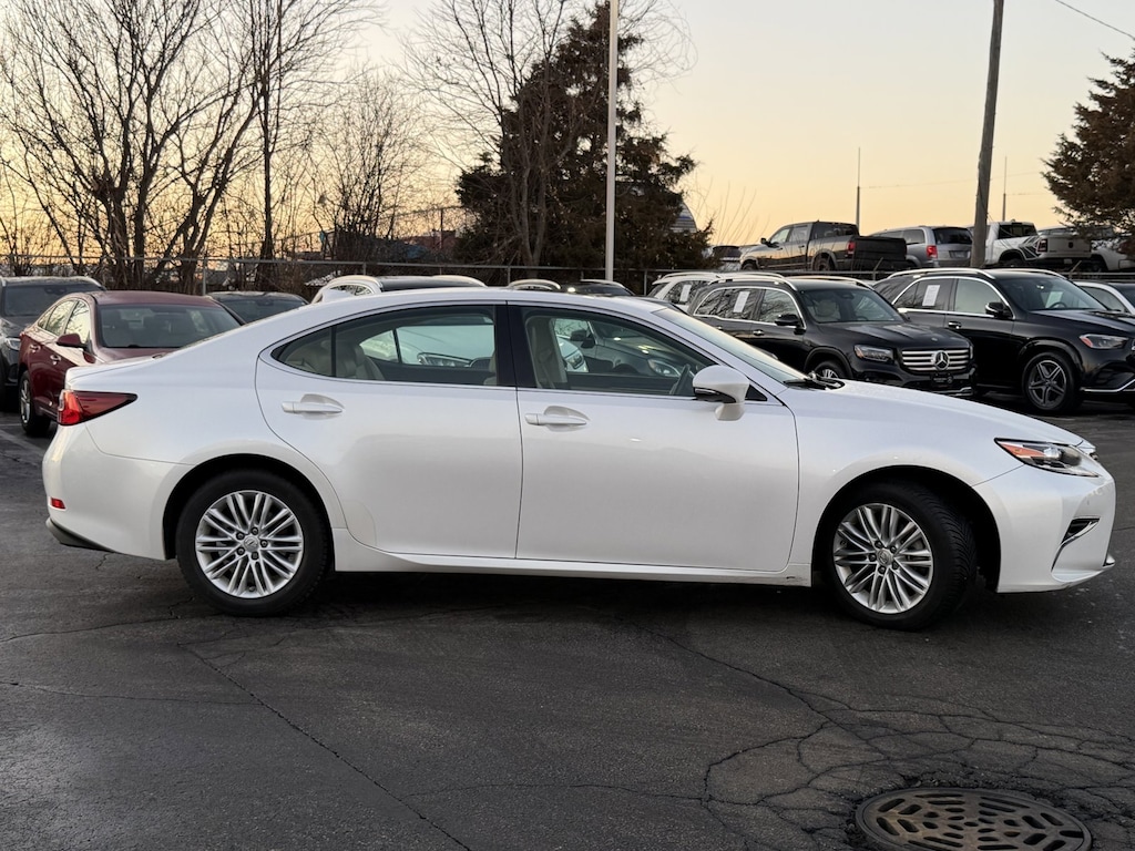 Used 2017 Lexus ES Sedan
