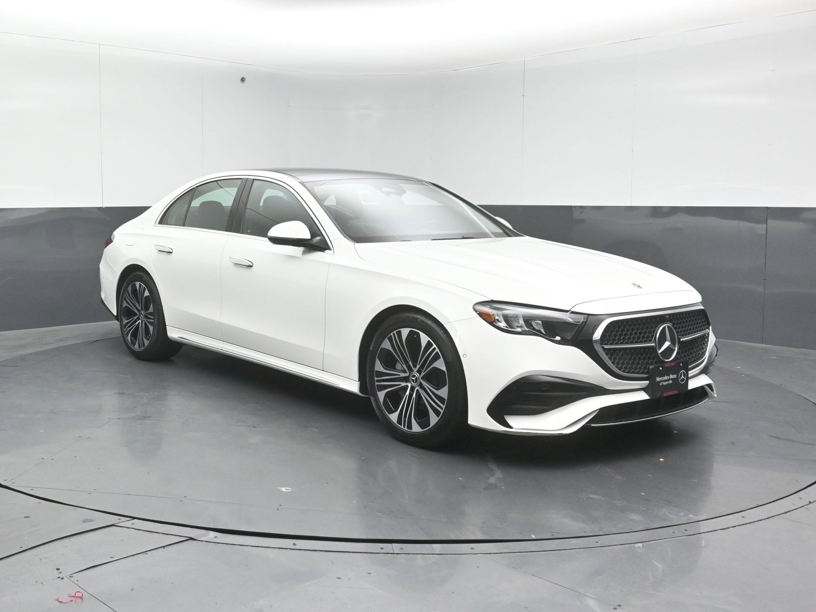 2025 Mercedes Benz E 350 4MATIC Sedan photo 4