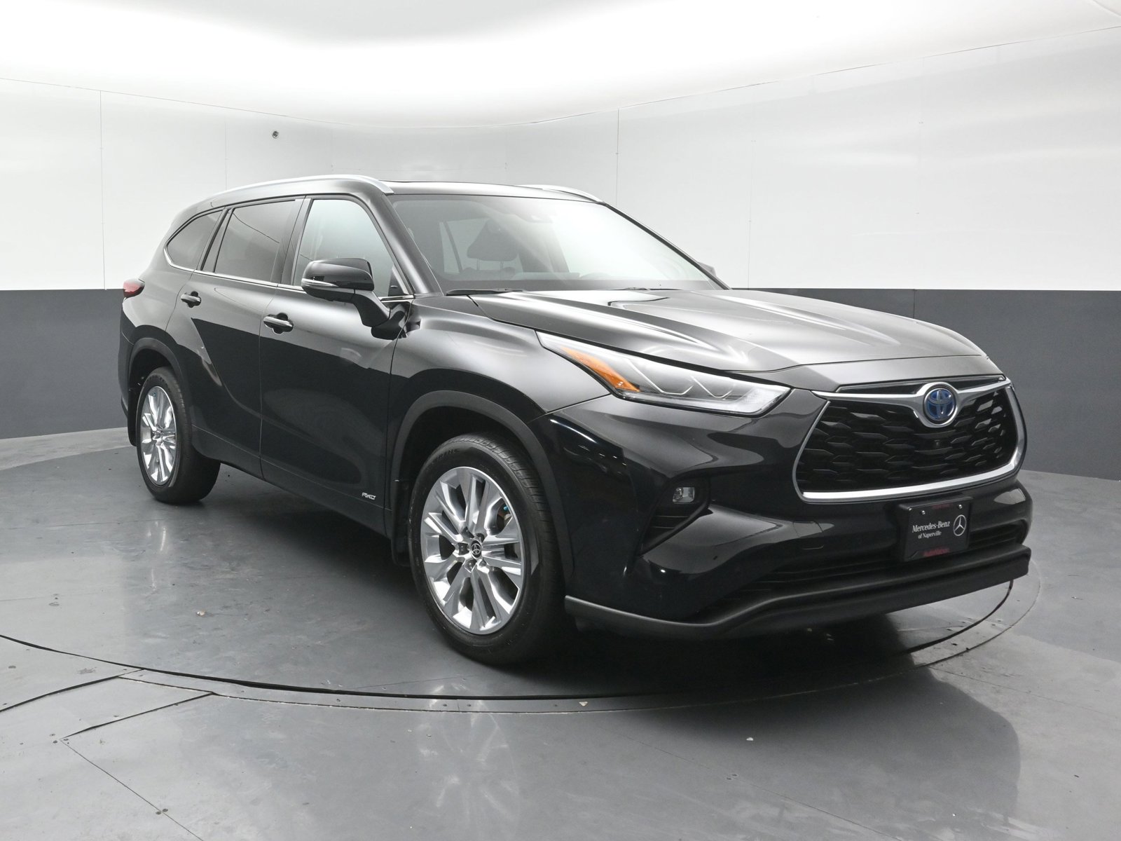 2023 Toyota Highlander Hybrid Limited photo 4