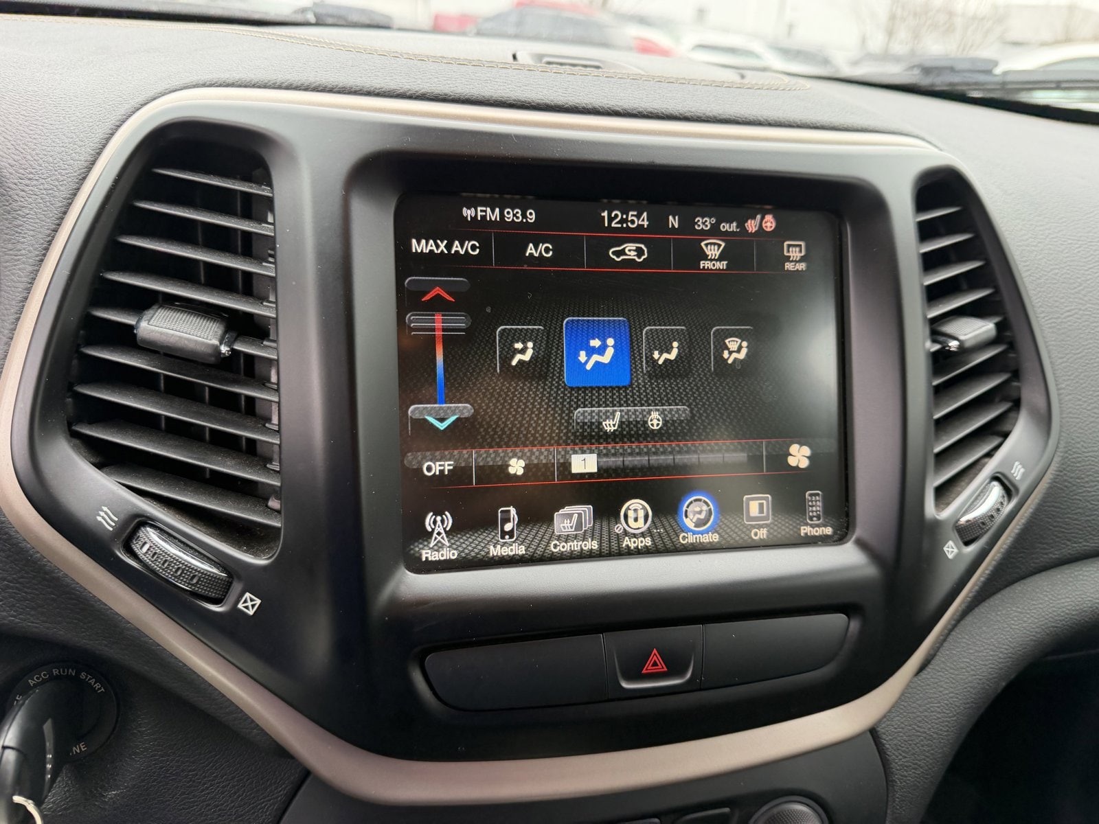 2017 JEEP CHEROKEE - Image 18