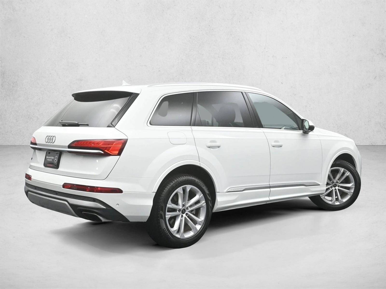 2025 AUDI Q7 - Image 2