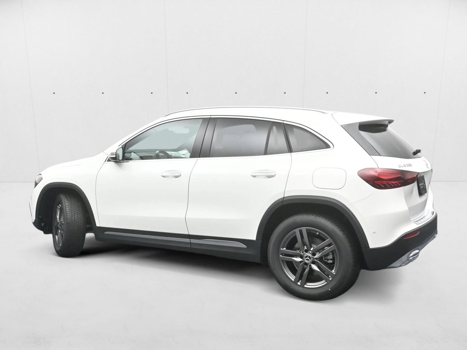 2026 Mercedes Benz GLA 250 4MATIC photo 3