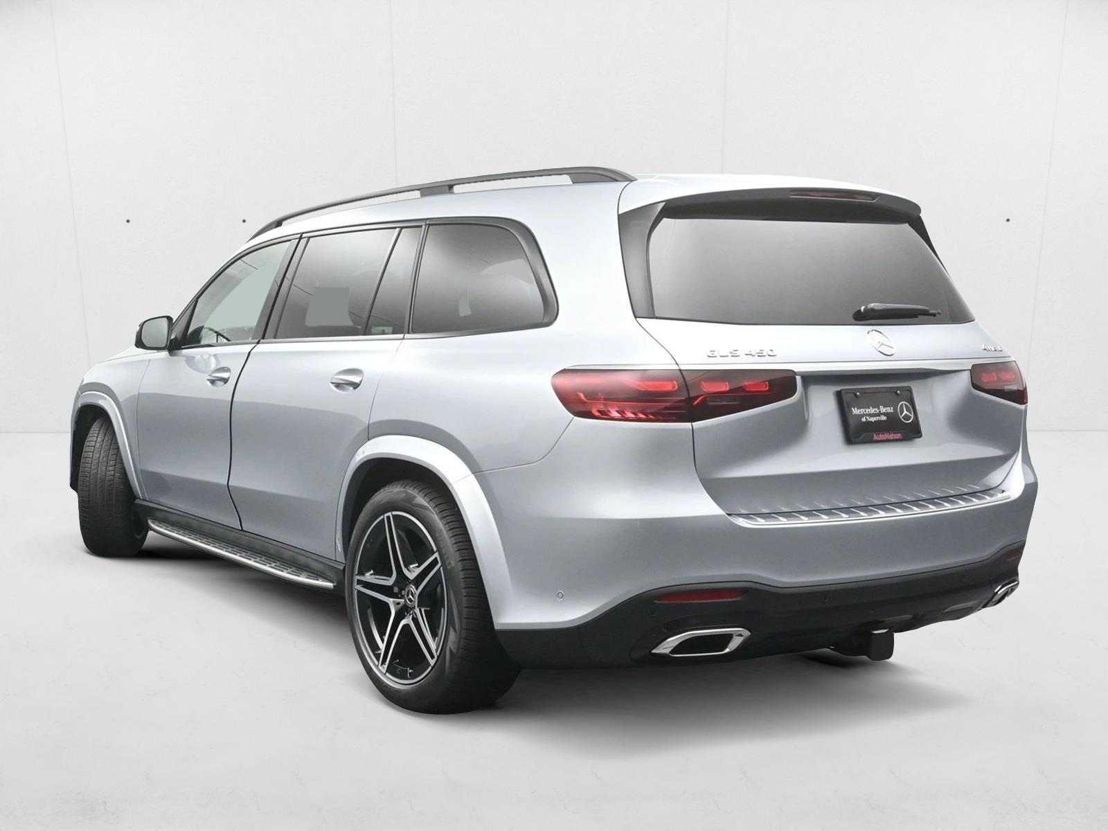 2026 Mercedes Benz GLS 450 4MATIC photo 3
