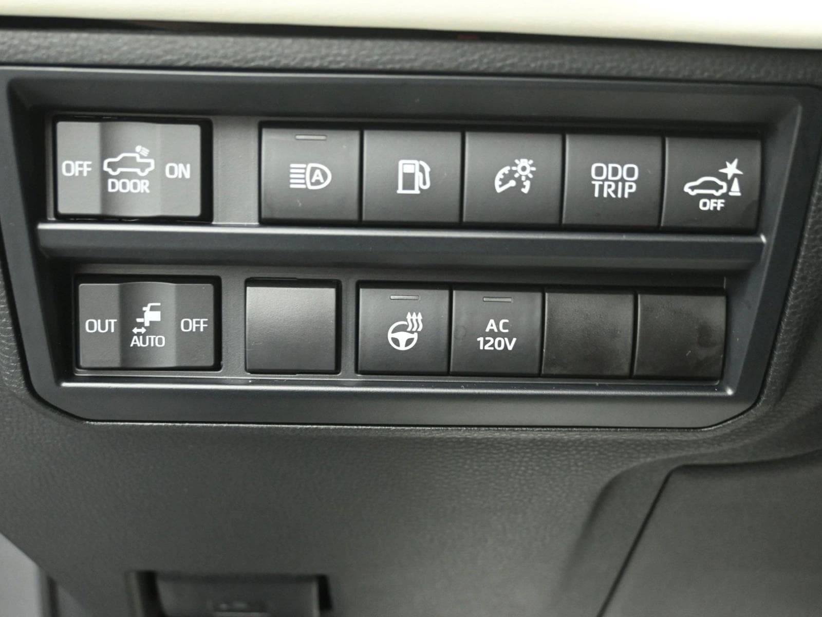 2023 TOYOTA TUNDRA - Image 10